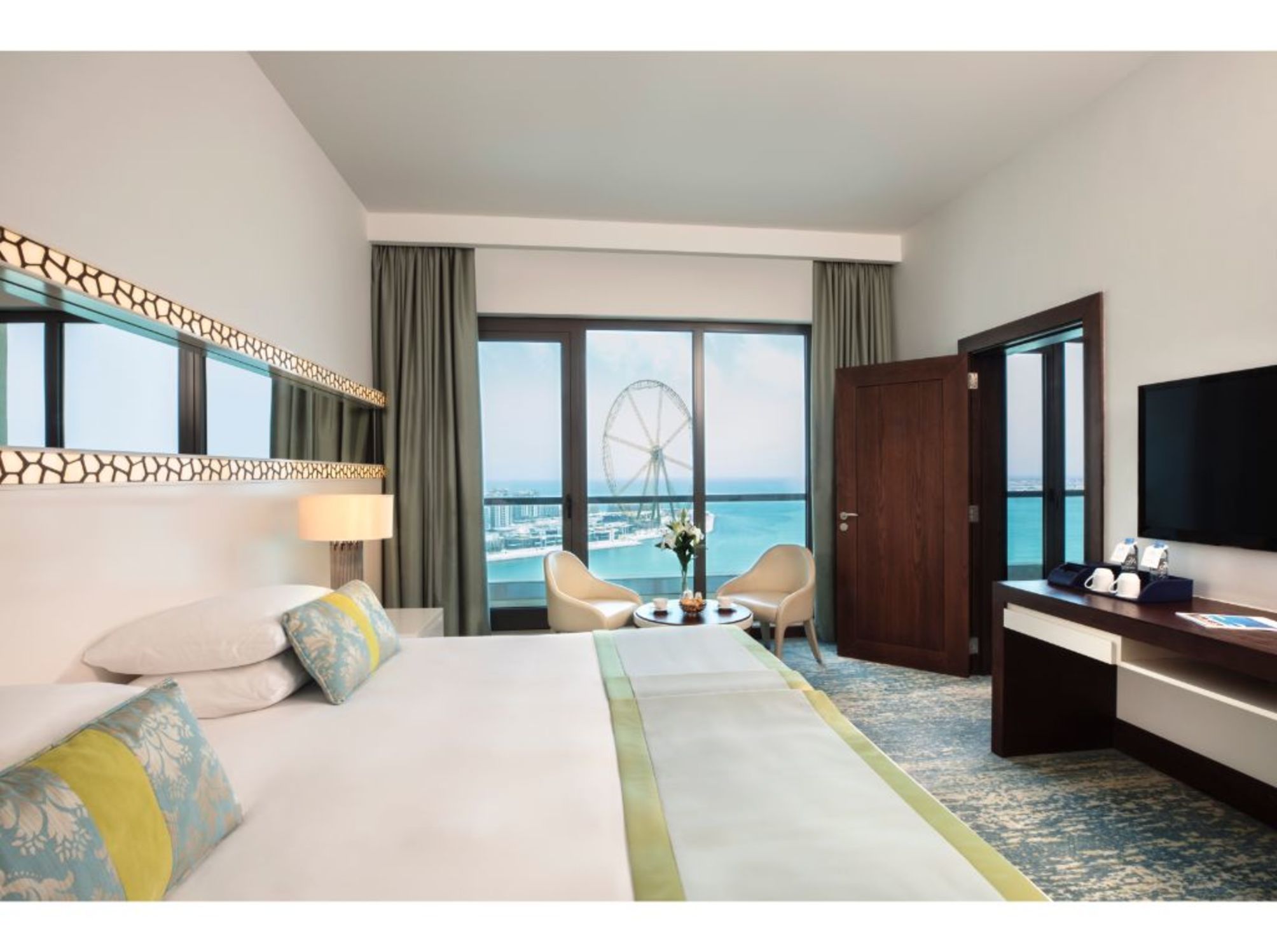 1 Bedroom Family Suite with Sea View