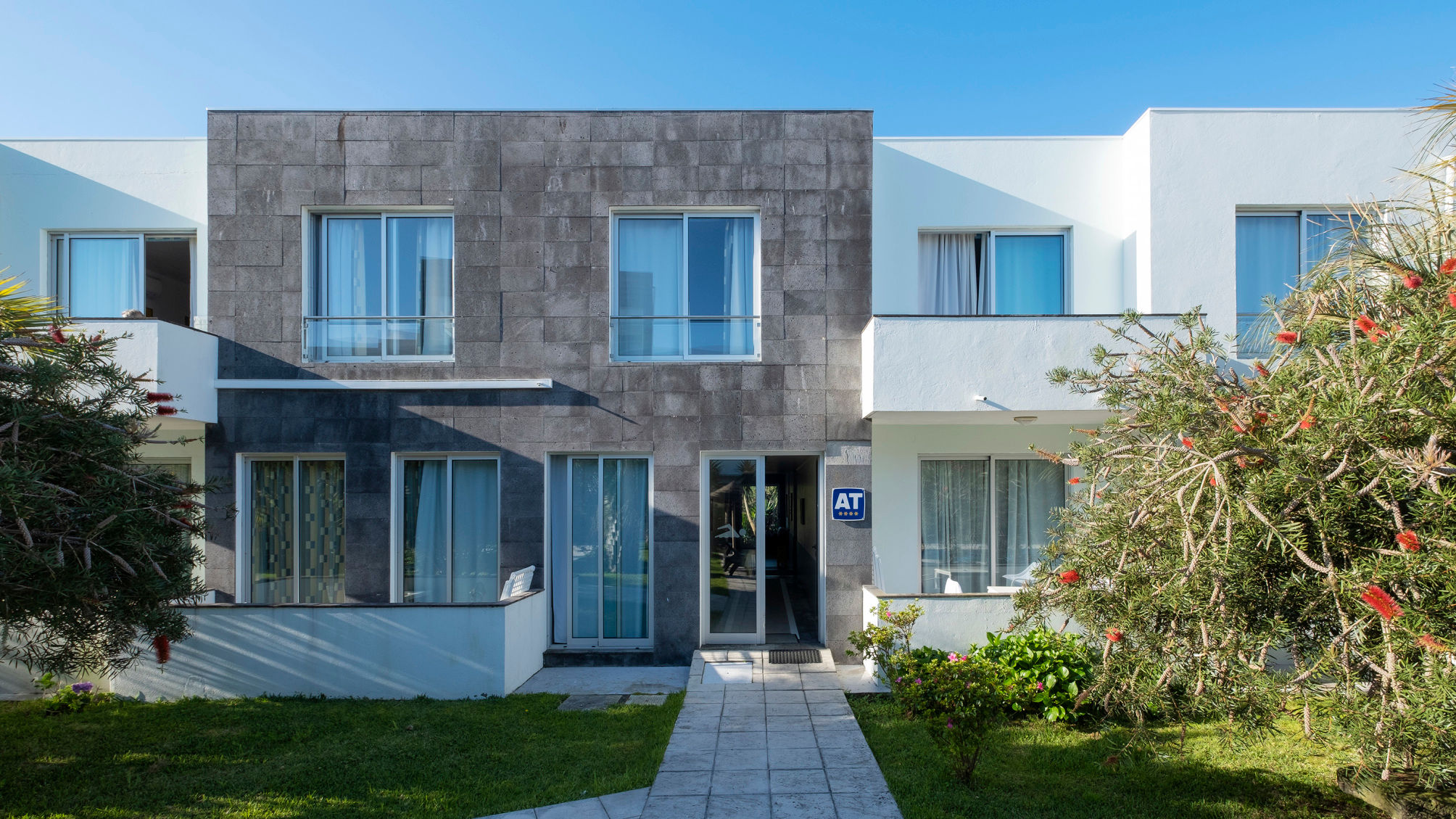 Paris - Ponta Delgada, Açores - Acorsonho Apartamentos Turisticos - Ponta Delgada, Açores
