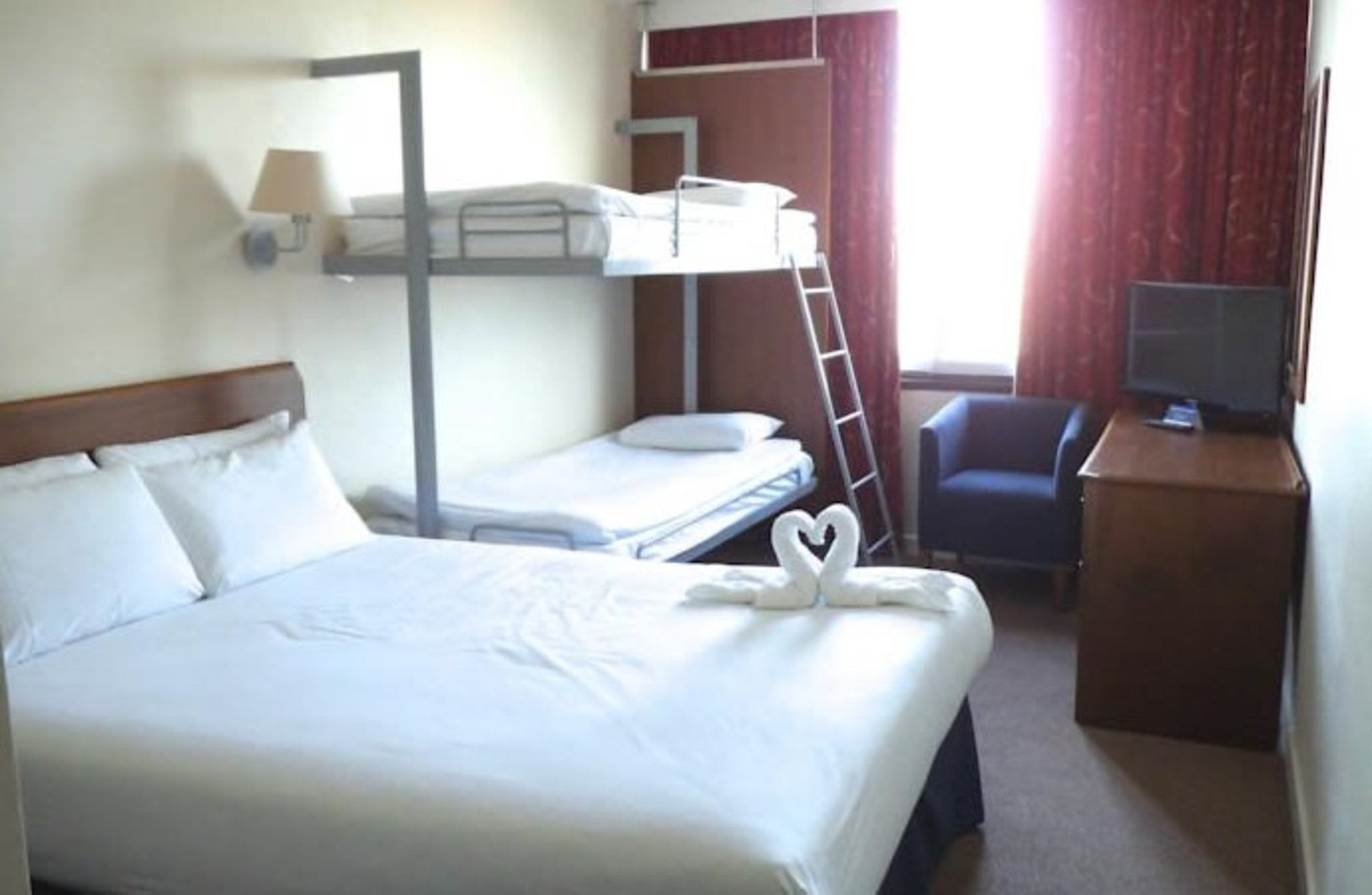 Airport Inn Gatwick 2