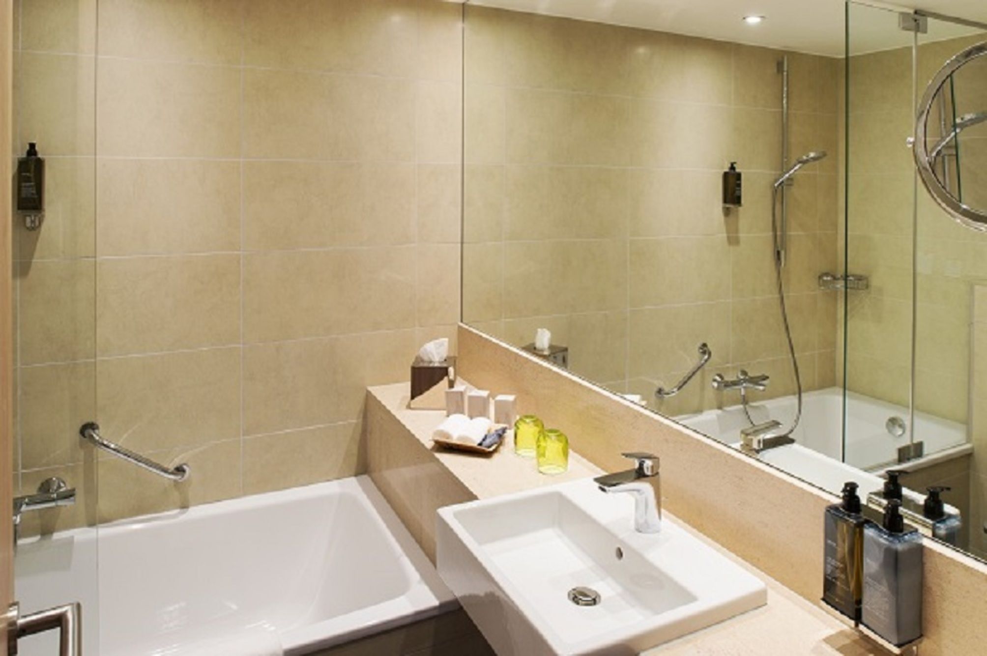 Holiday Inn FRANKFURT AIRPORT by IHG 2