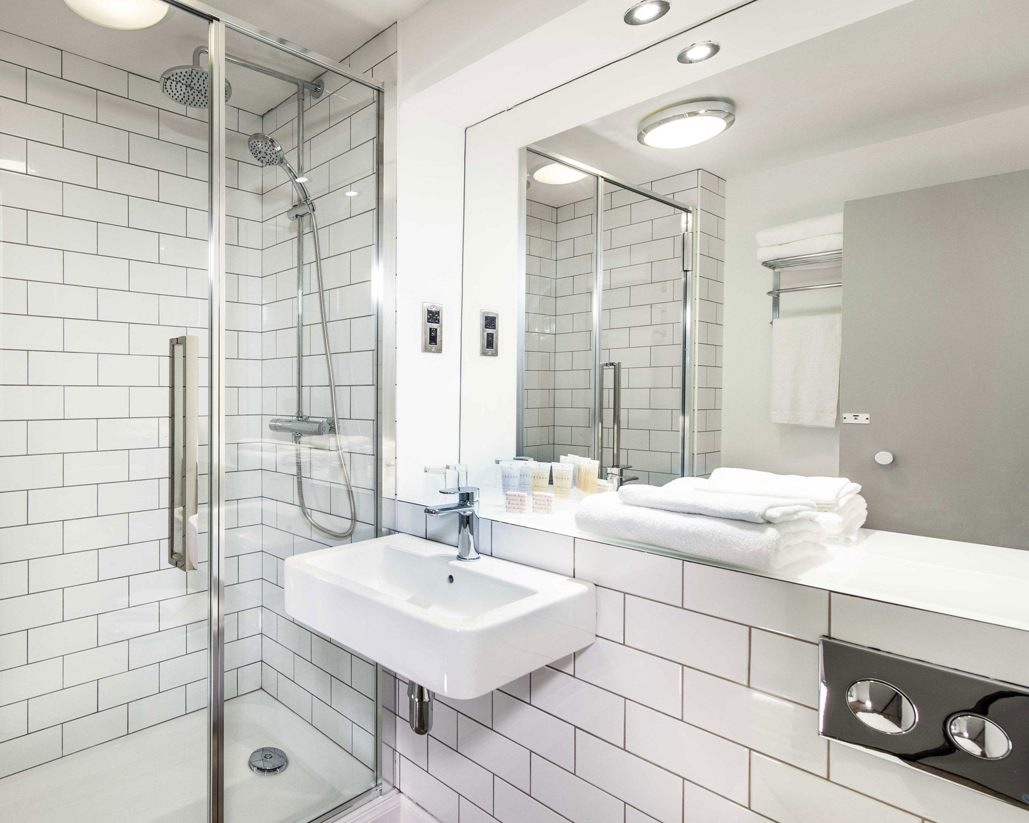 Goglasgow Urban Hotel By Compass Hospitality 2