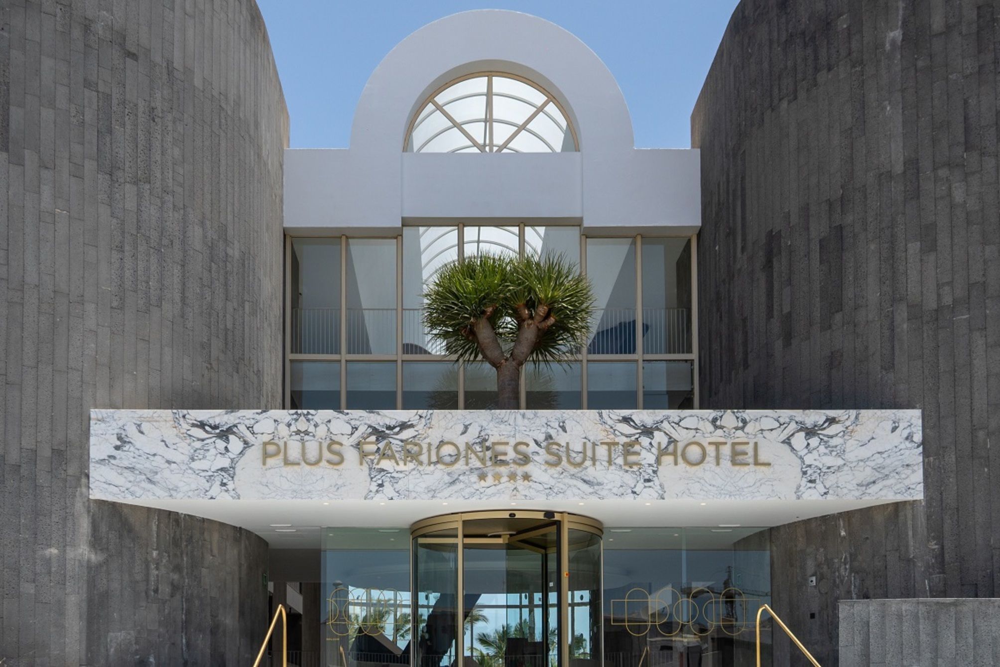 Plus Fariones Suite Hotel 2