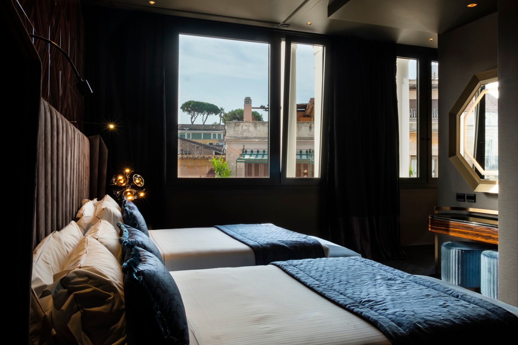 U-Visionary Roma Hotel 1