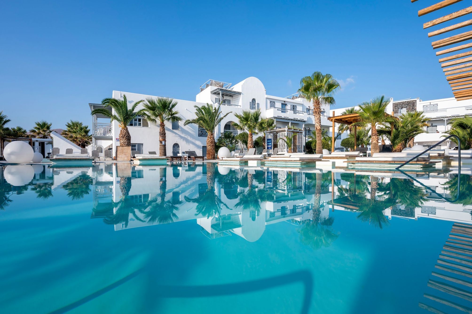 Smy Mediterranean White Santorini 1