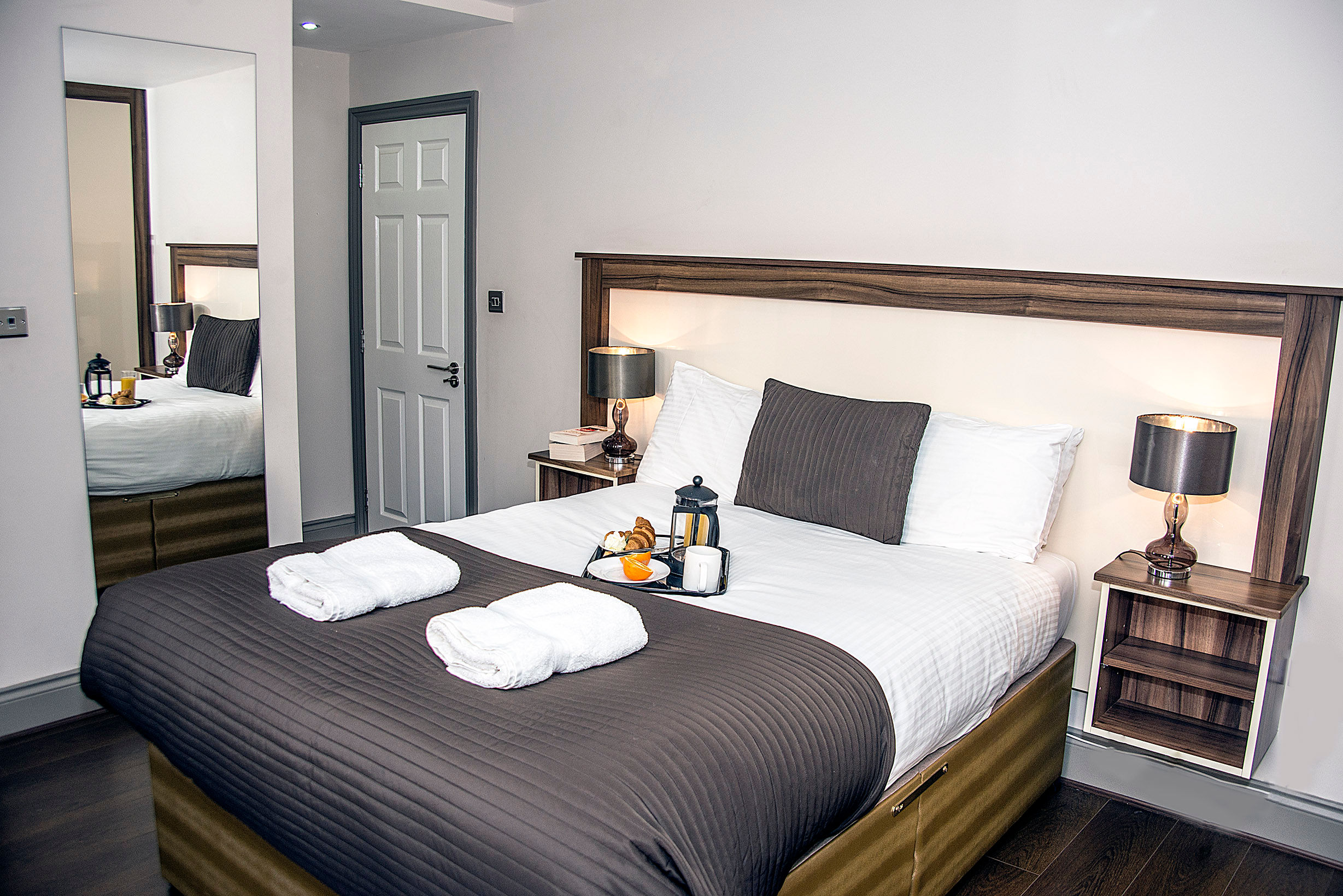Base Serviced Apartments - Sir Thomas Street 1