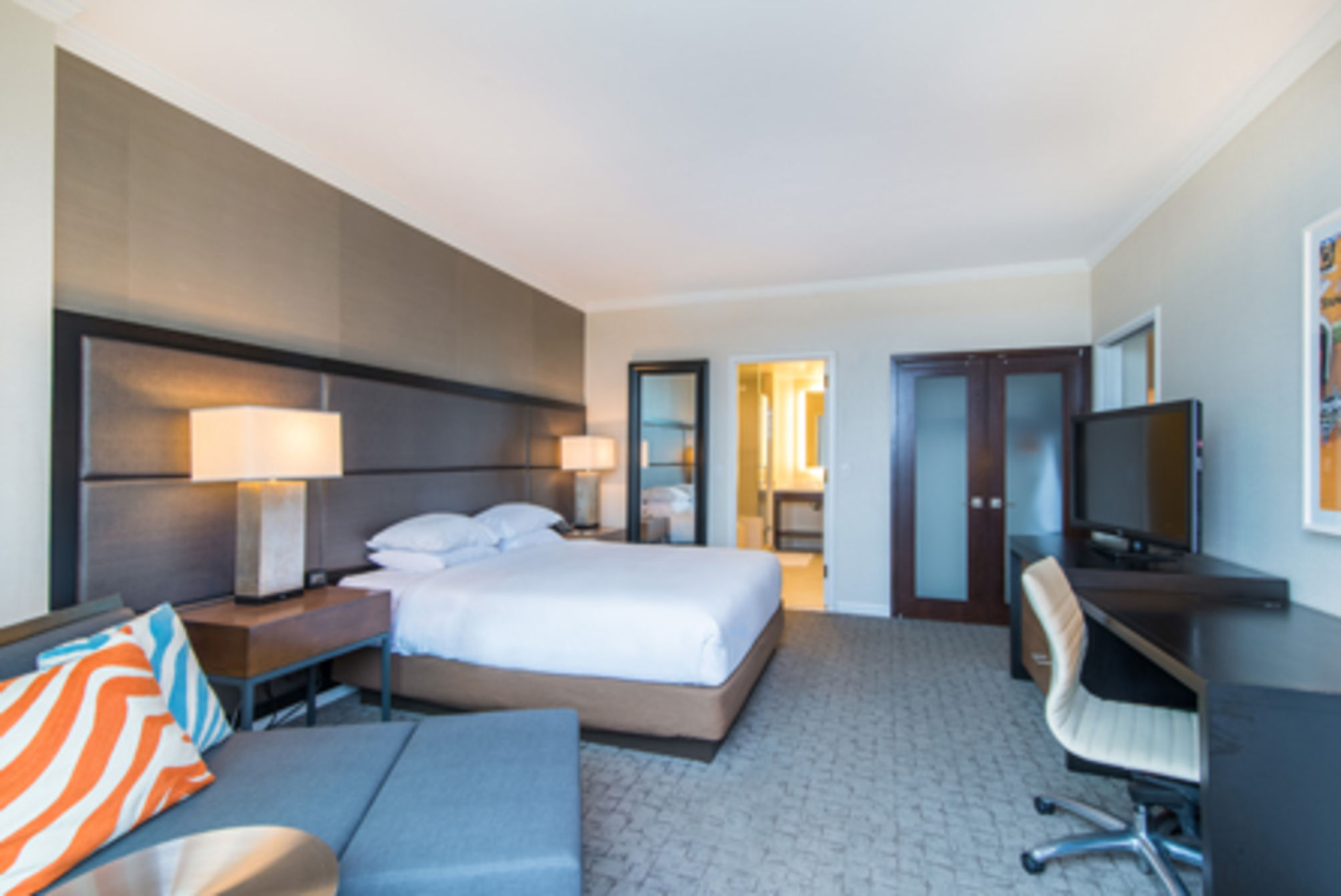 DoubleTree by Hilton San Diego Mission Valley 1