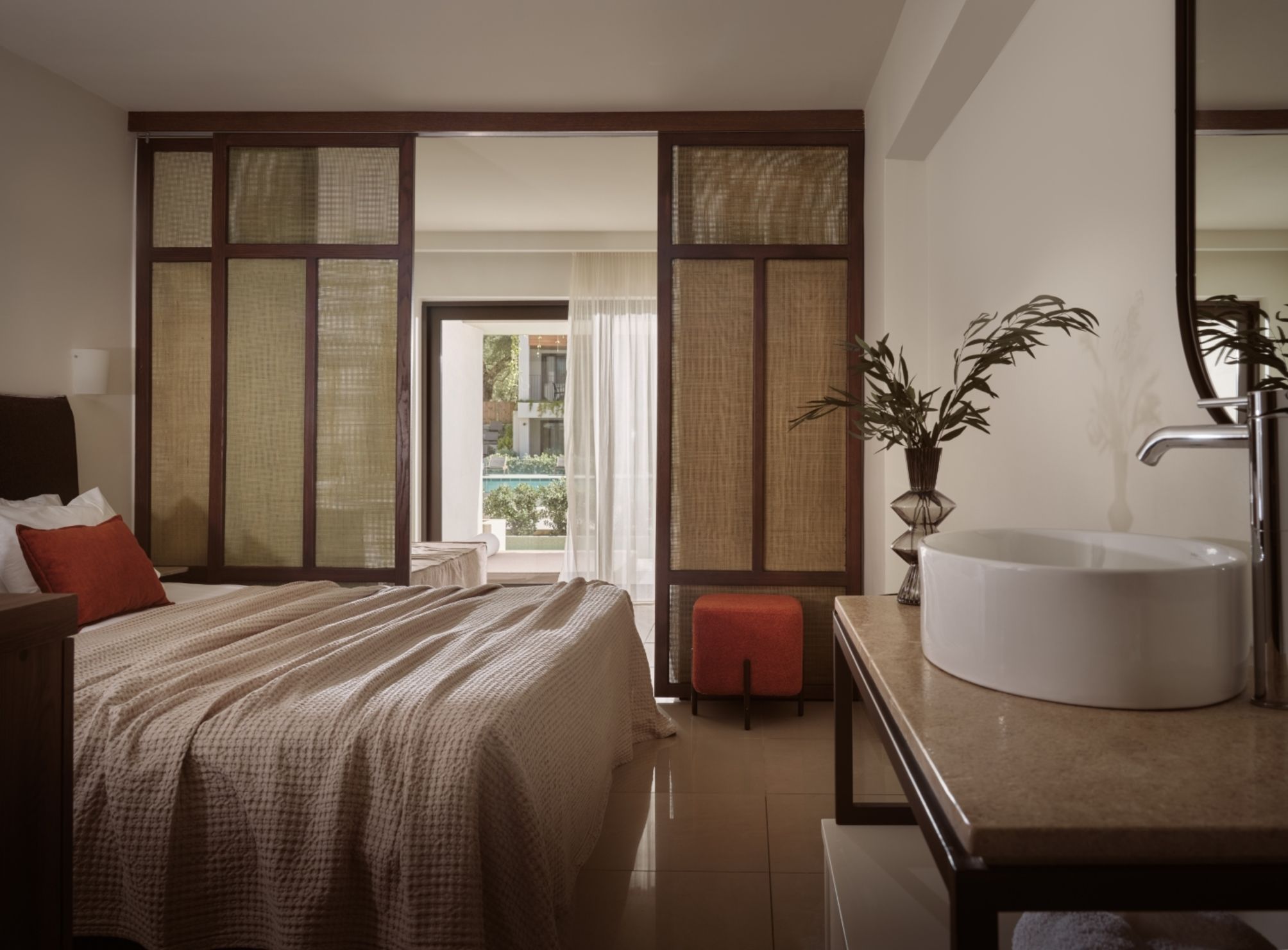 Deluxe 1 Bedroom Suite with Shared Pool