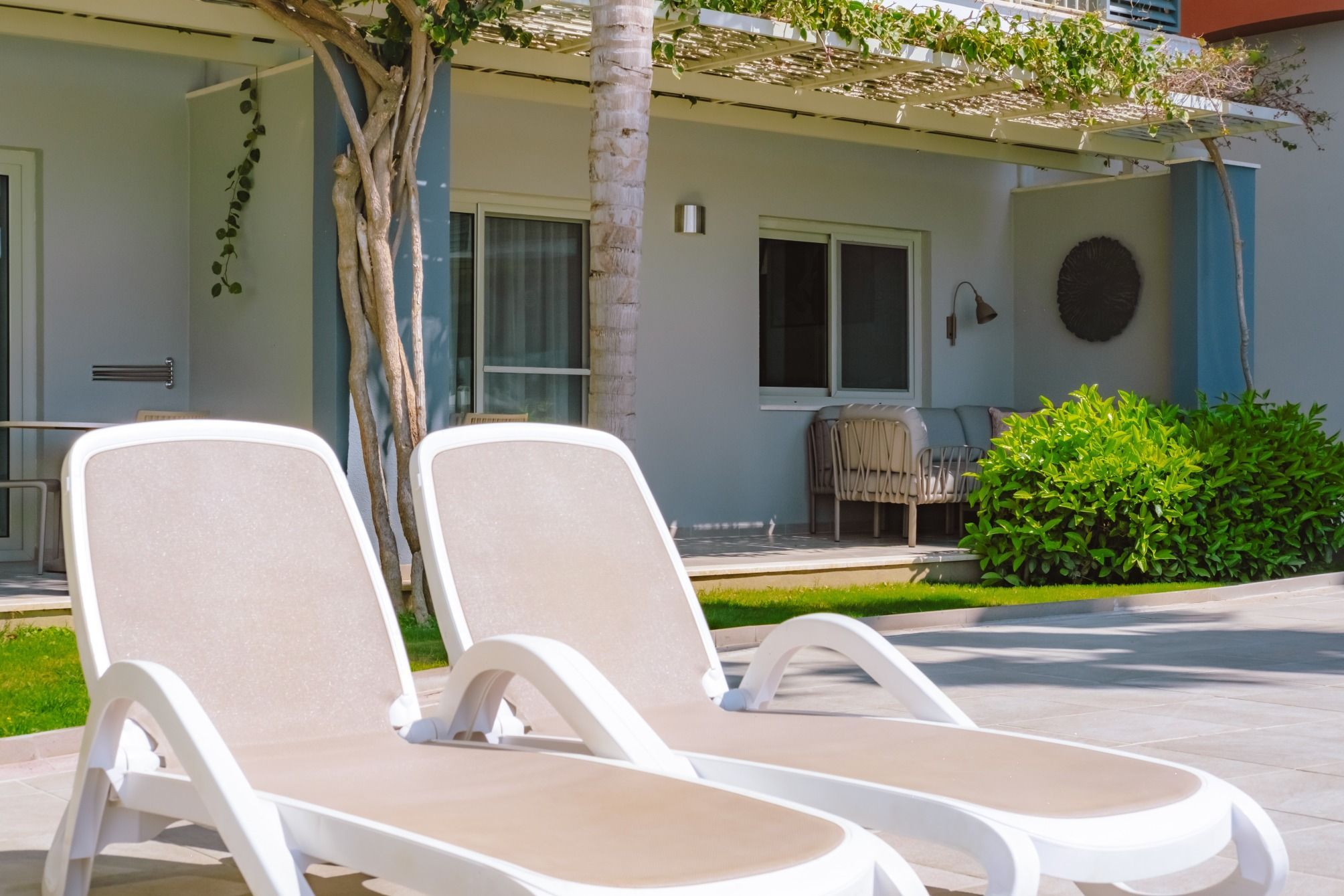 Deluxe suite with poolside terrace