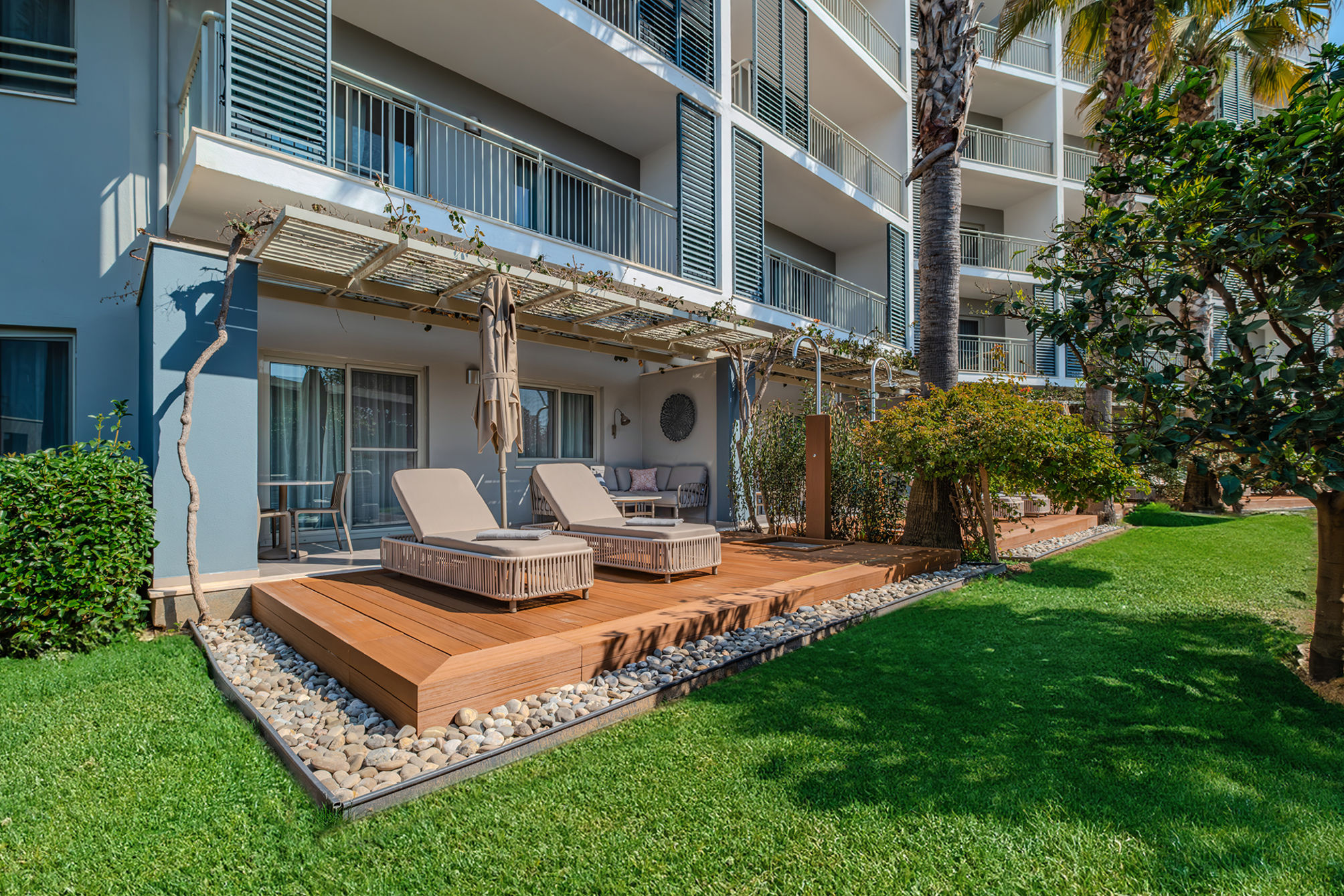Deluxe suite with relax garden terrace