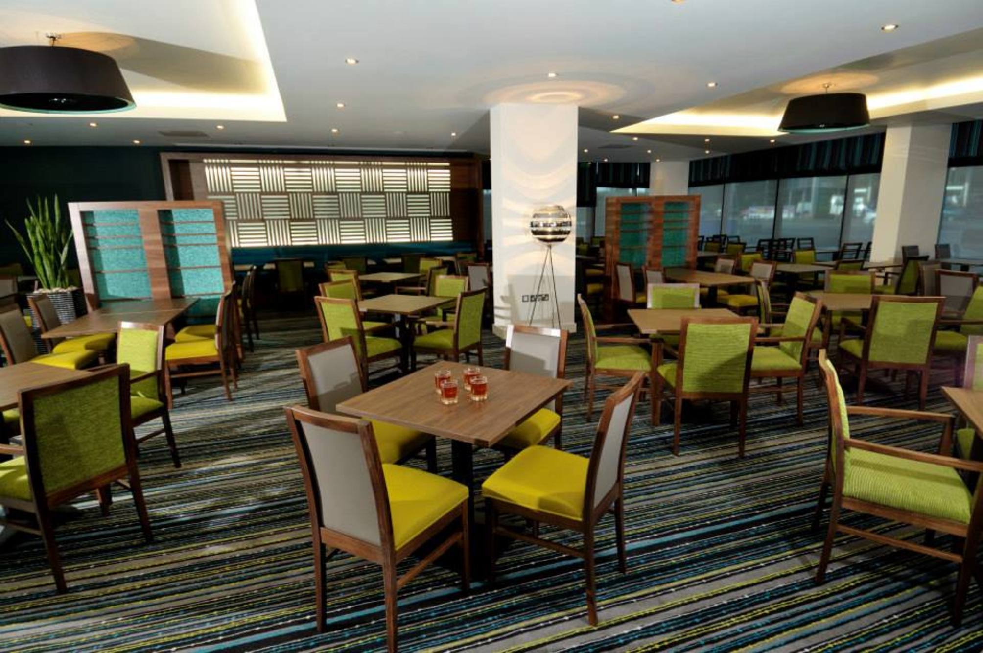 Holiday Inn Express LONDON - HEATHROW T5 by IHG 2
