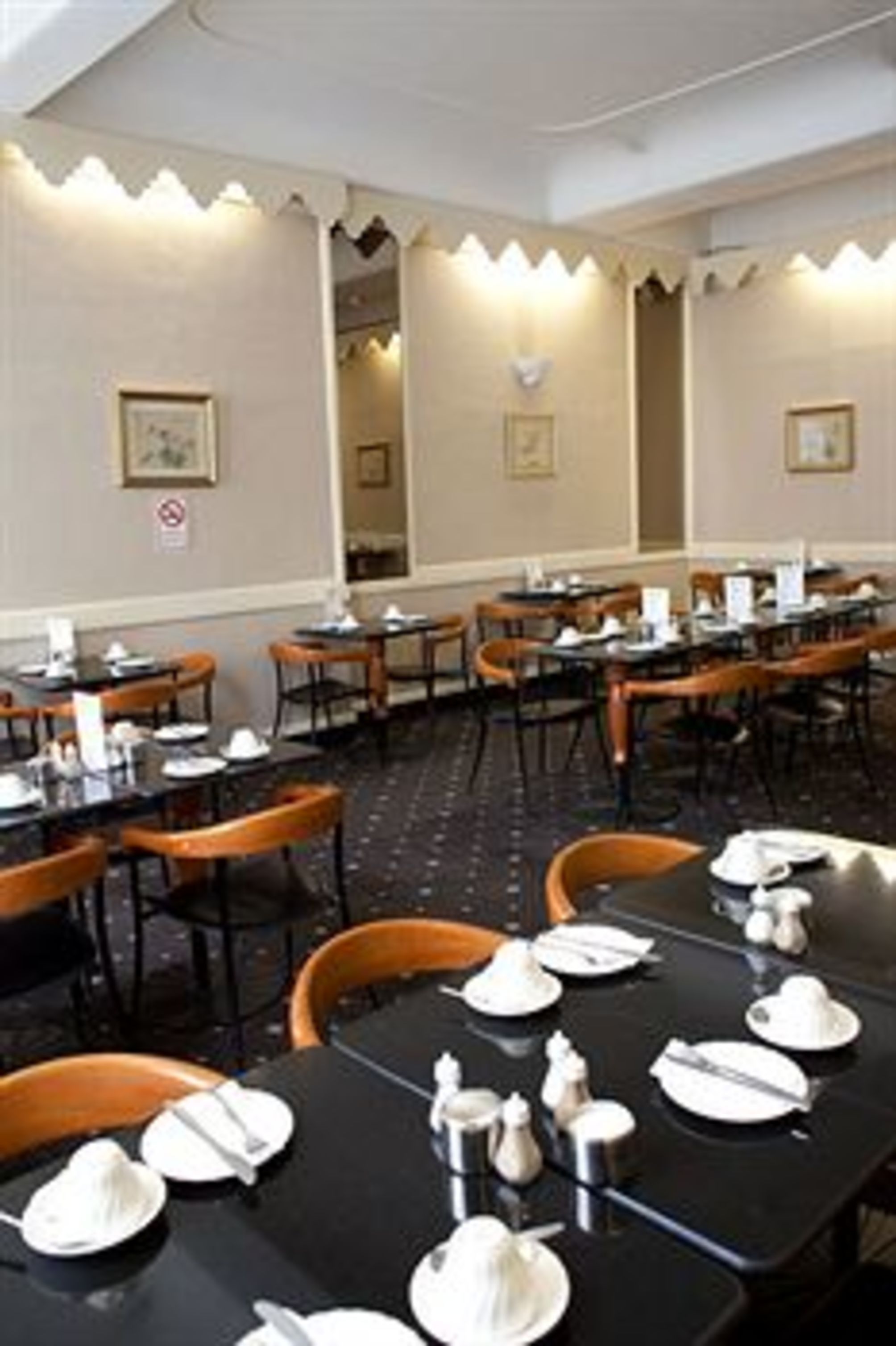 Rose Court Hotel 2