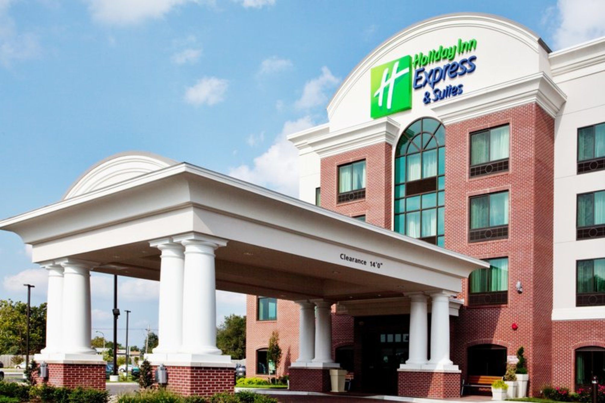 Holiday Inn Express & Suites WILMINGTON-NEWARK by IHG 1