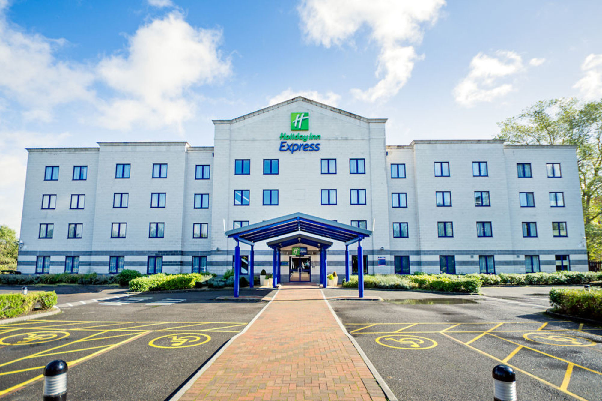 Holiday Inn Express POOLE by IHG 2