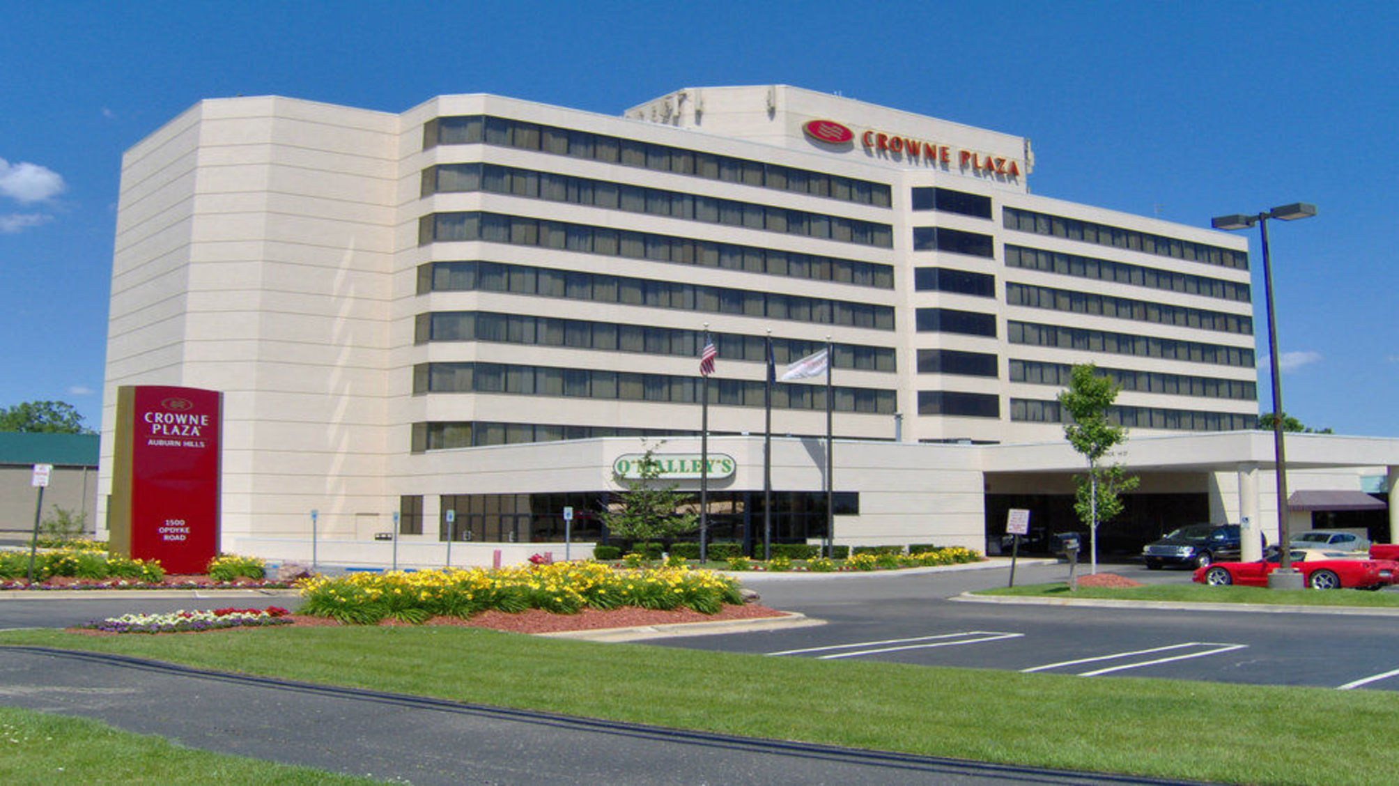 Crowne Plaza AUBURN HILLS by IHG 2