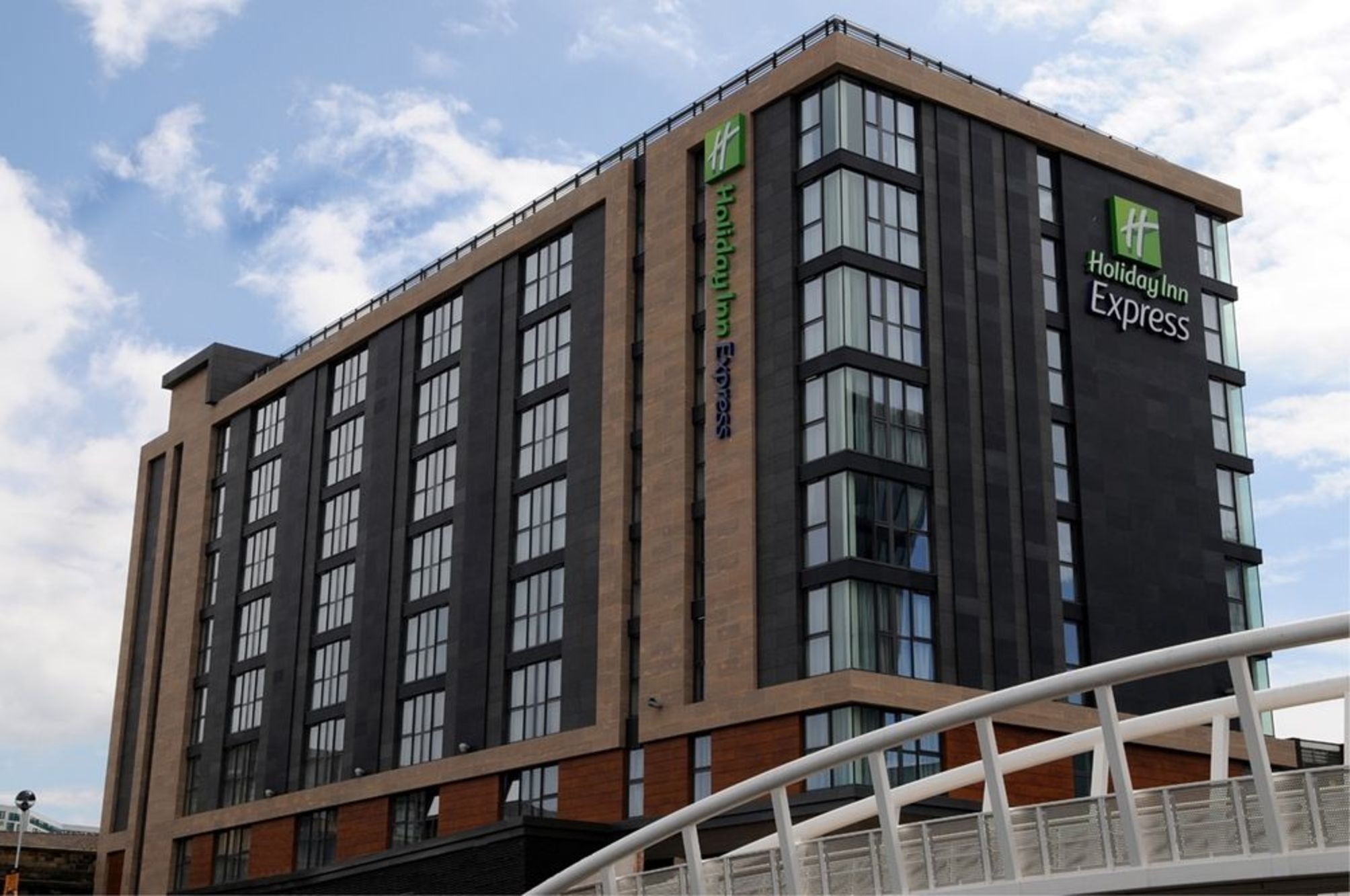 Holiday Inn Express SHEFFIELD CITY CENTRE by IHG 2