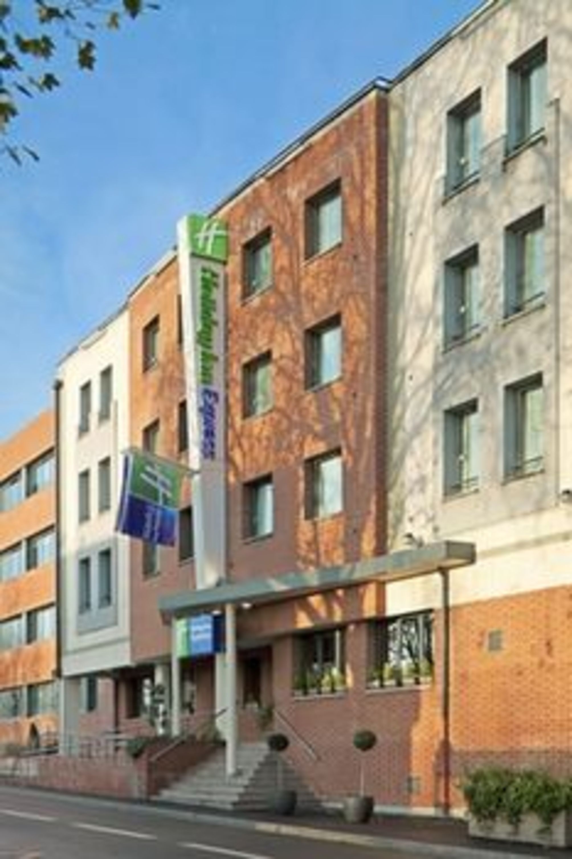 Holiday Inn Express ARRAS by IHG 2