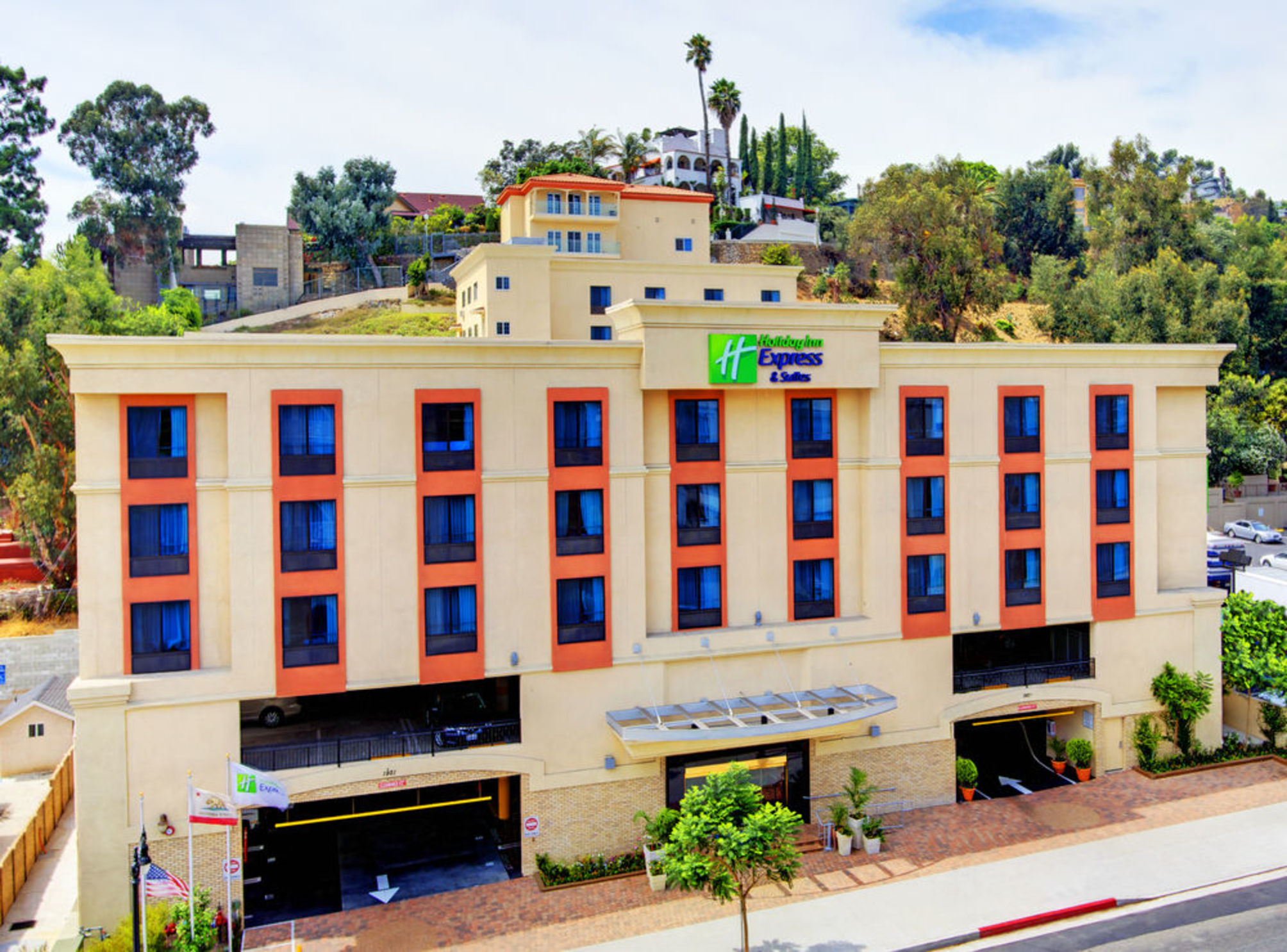 Holiday Inn Express & Suites HOLLYWOOD WALK OF FAME by IHG 2