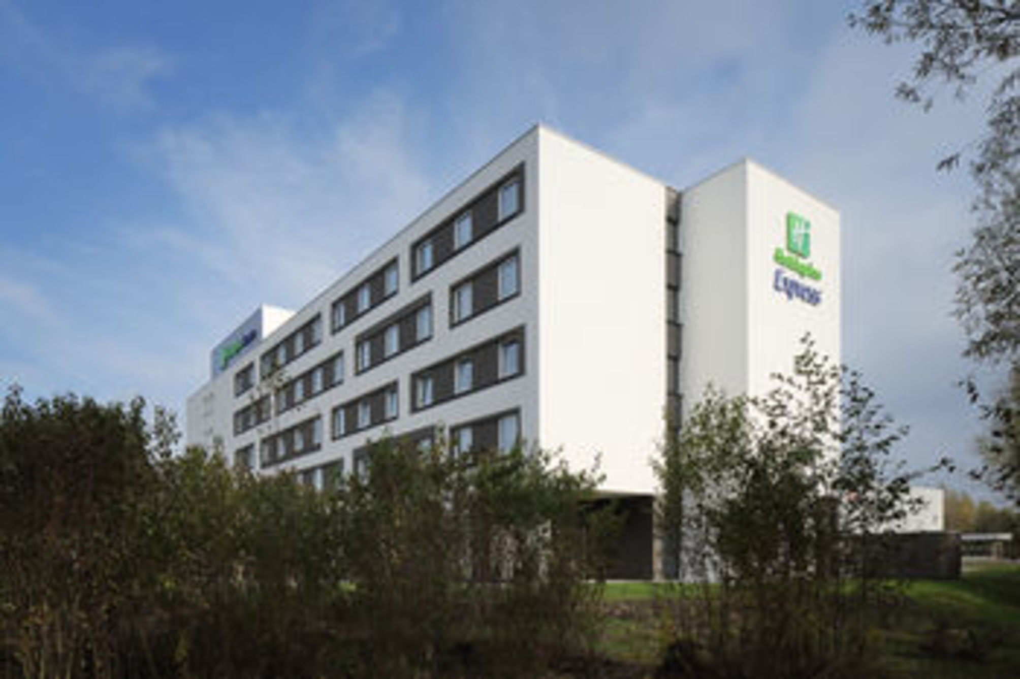 Holiday Inn Express FRIEDRICHSHAFEN by IHG 2