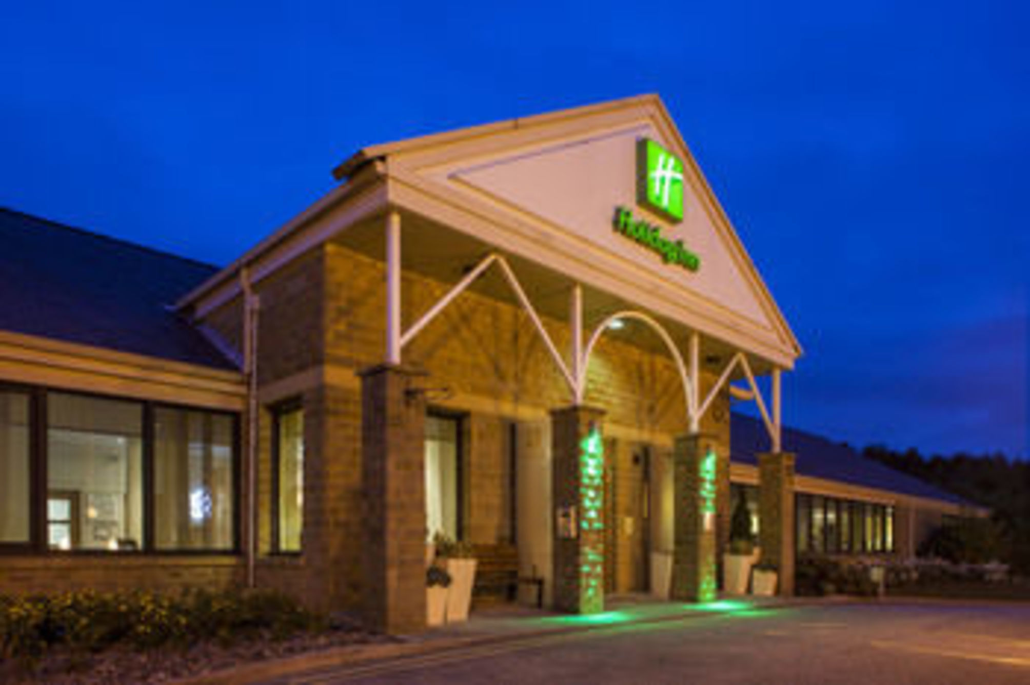 Holiday Inn LEEDS - BRIGHOUSE by IHG 2