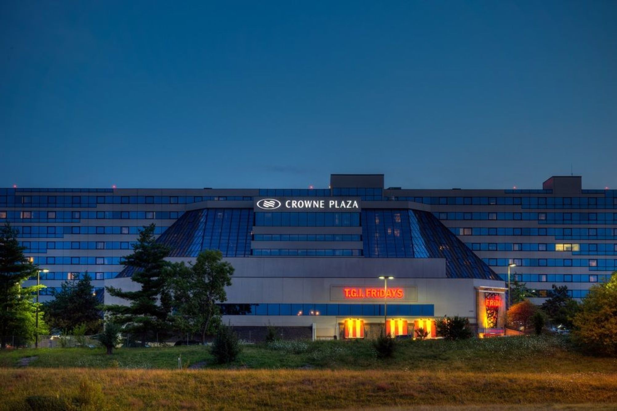 Crowne Plaza ST. LOUIS AIRPORT by IHG 2