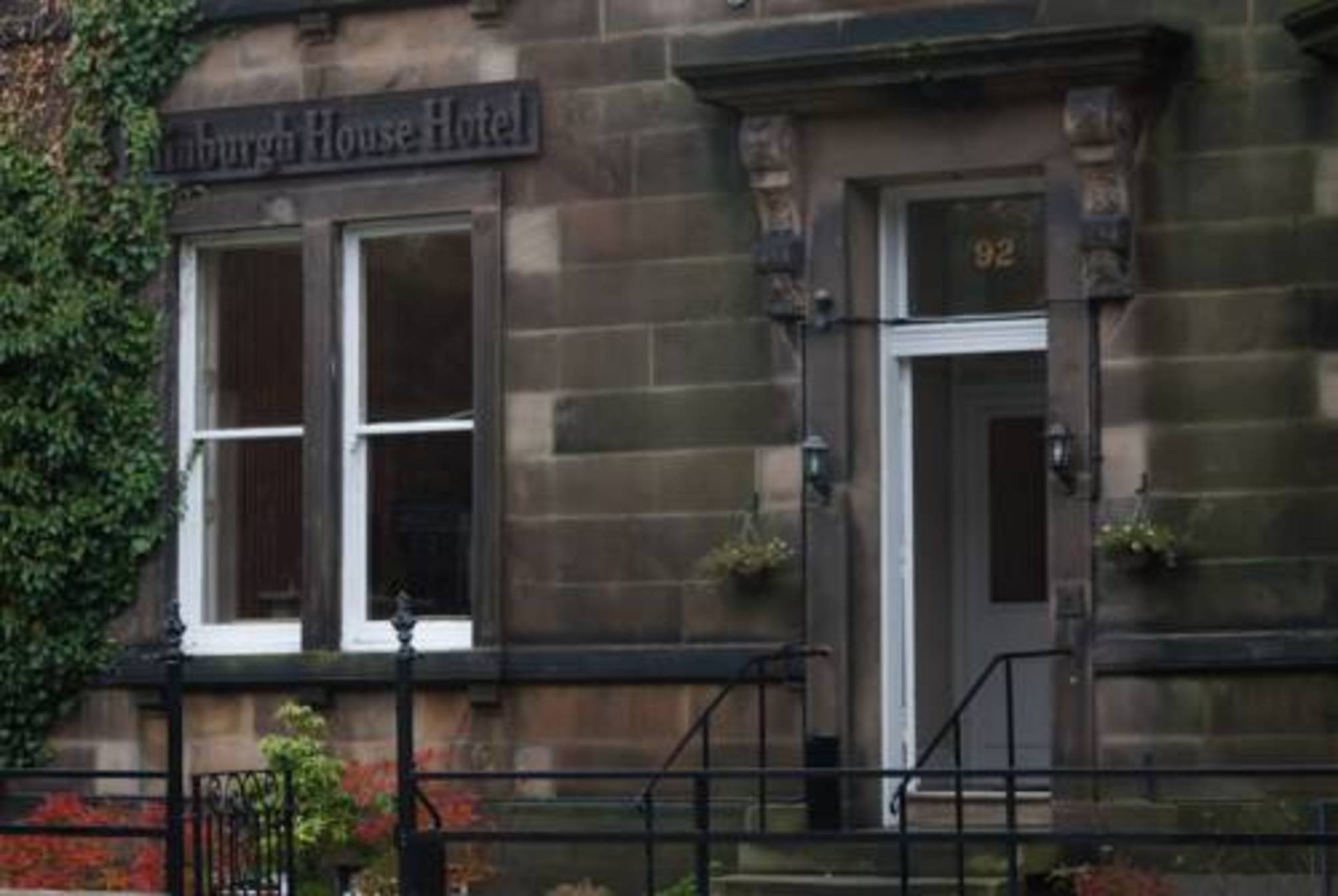 Edinburgh House Hotel 2
