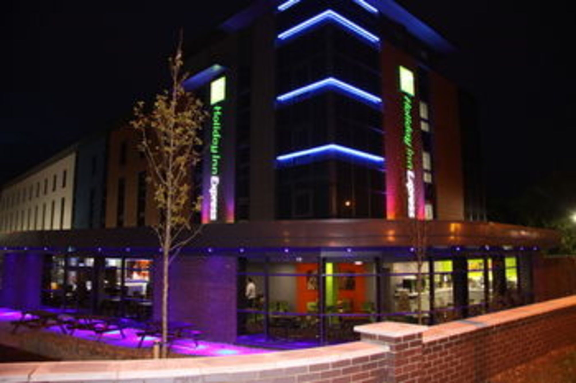 Holiday Inn Express DUNSTABLE by IHG 1