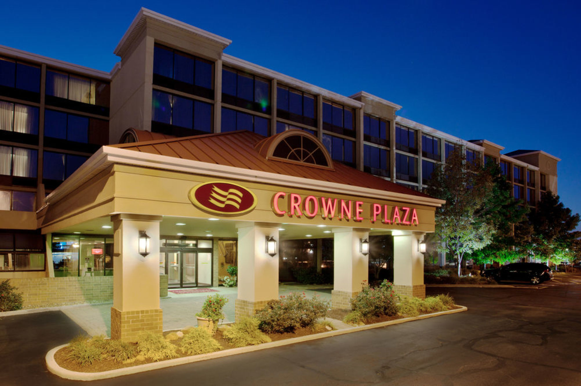 Crowne Plaza CLEVELAND AIRPORT by IHG 1