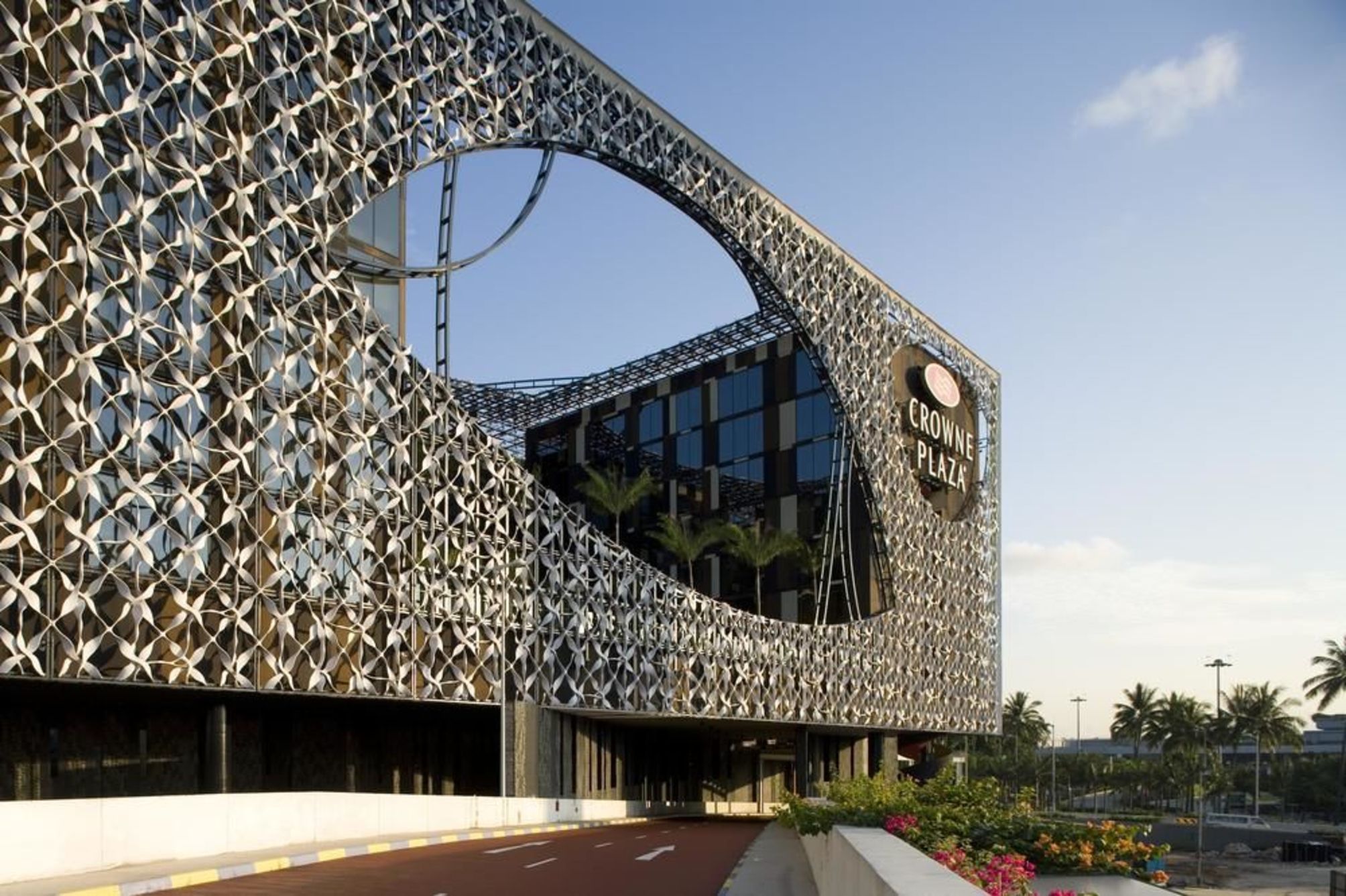 Crowne Plaza CHANGI AIRPORT by IHG 2