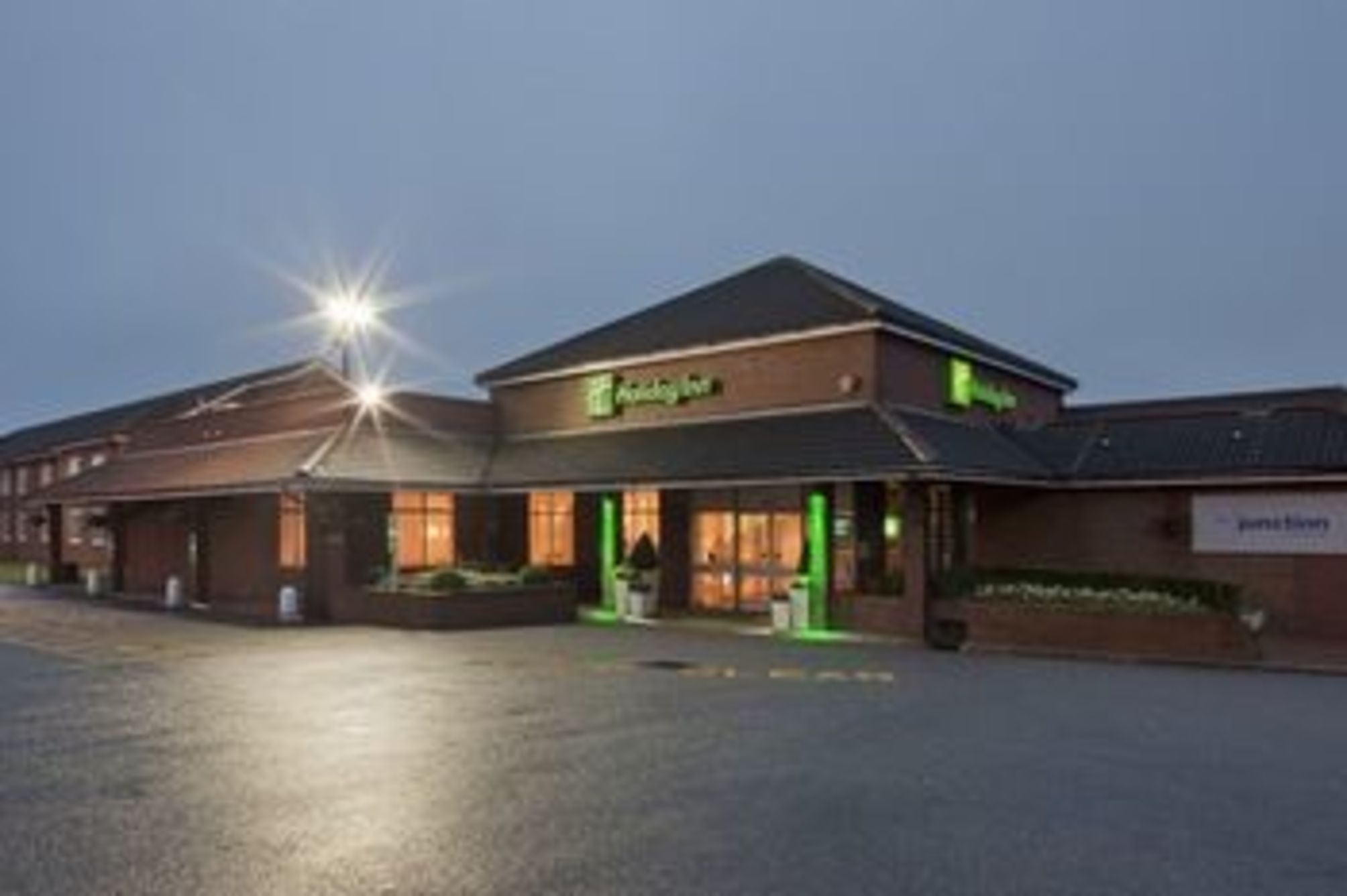 Holiday Inn HIGH WYCOMBE M40, JCT. 4 by IHG 1
