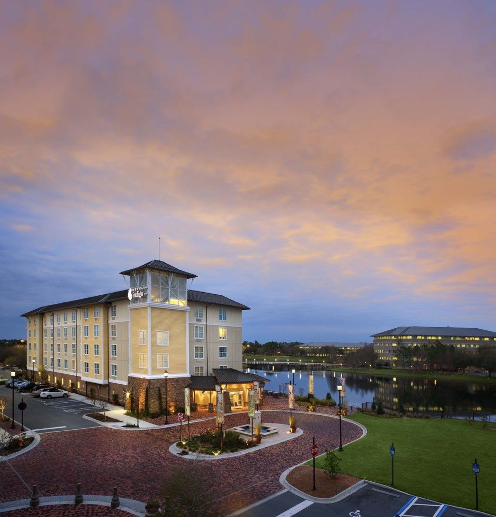 Hotel Indigo JACKSONVILLE-DEERWOOD PARK by IHG 1
