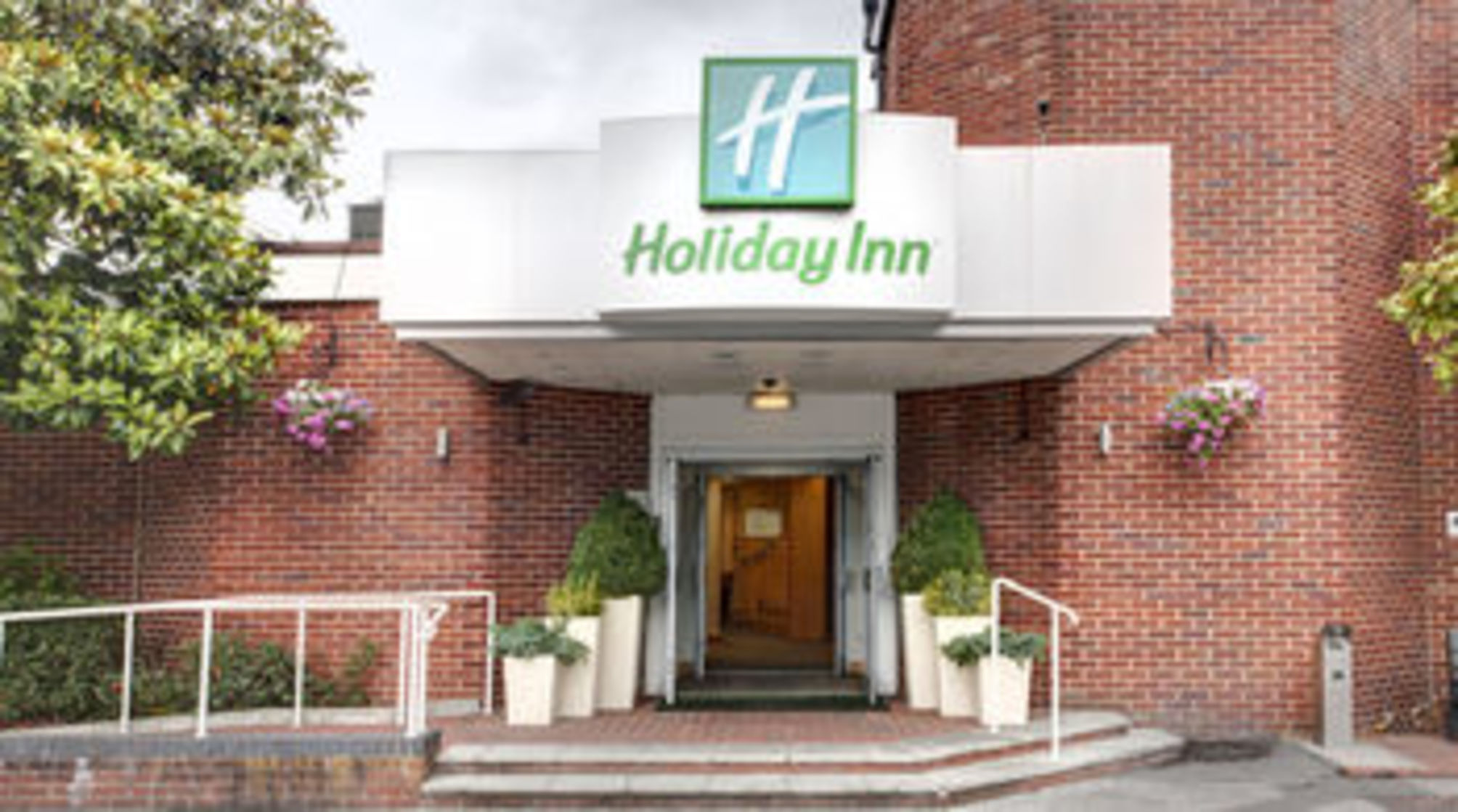 Holiday Inn BASINGSTOKE by IHG 1