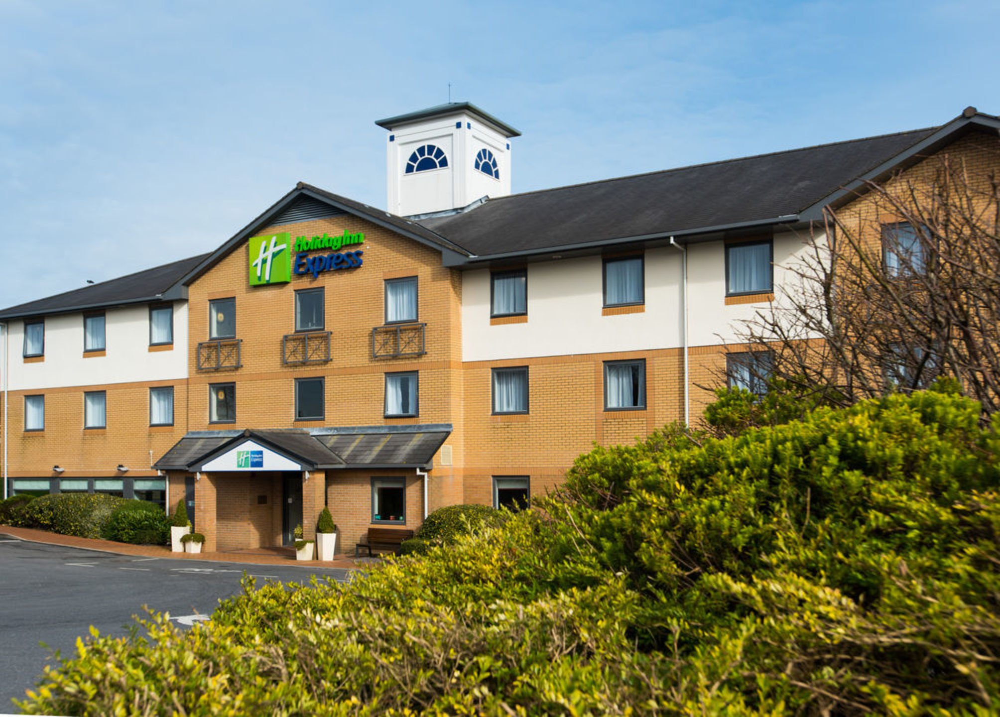 Holiday Inn Express SWANSEA - EAST by IHG 1