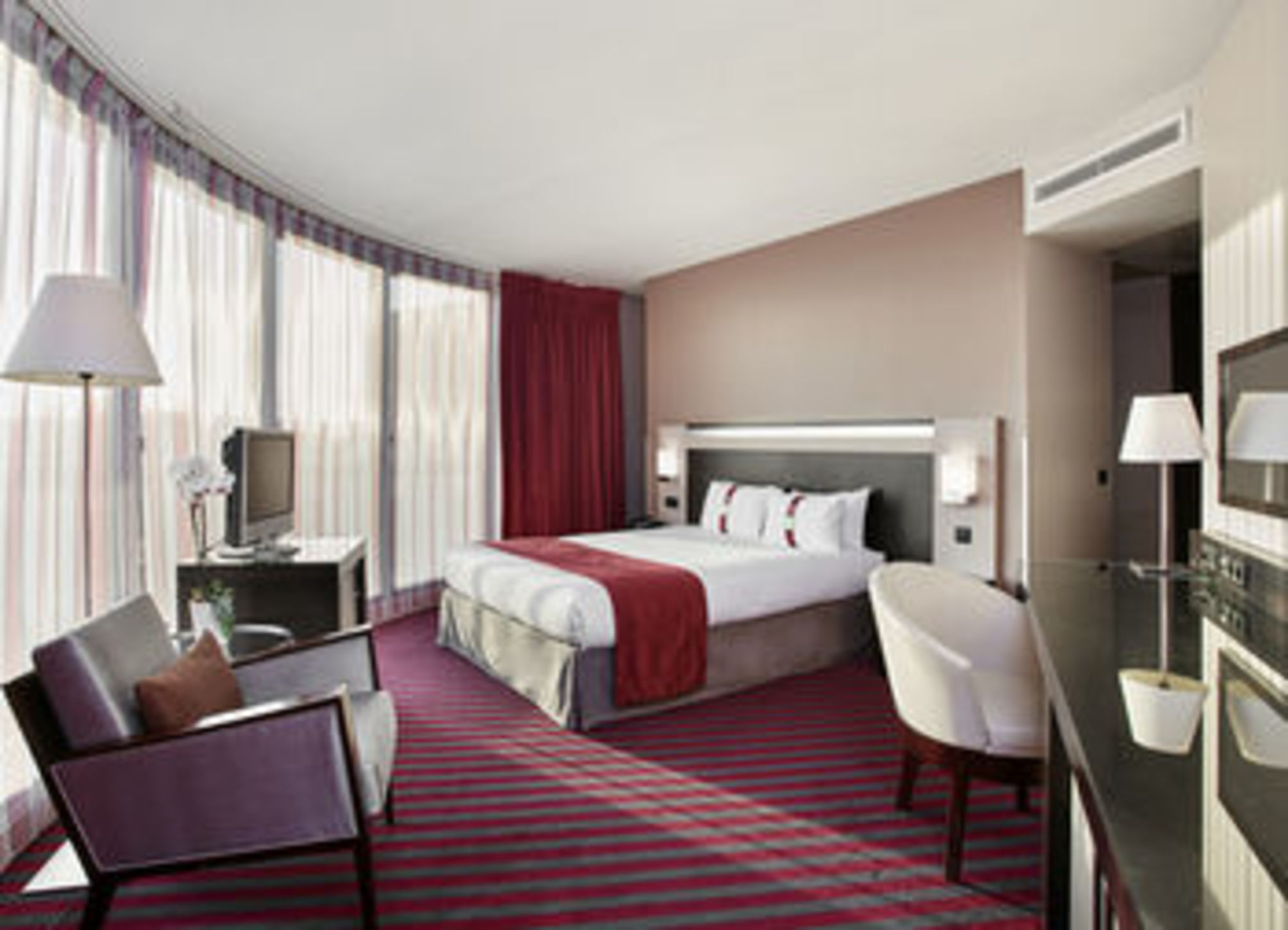 voco PARIS - PORTE DE CLICHY by IHG 1