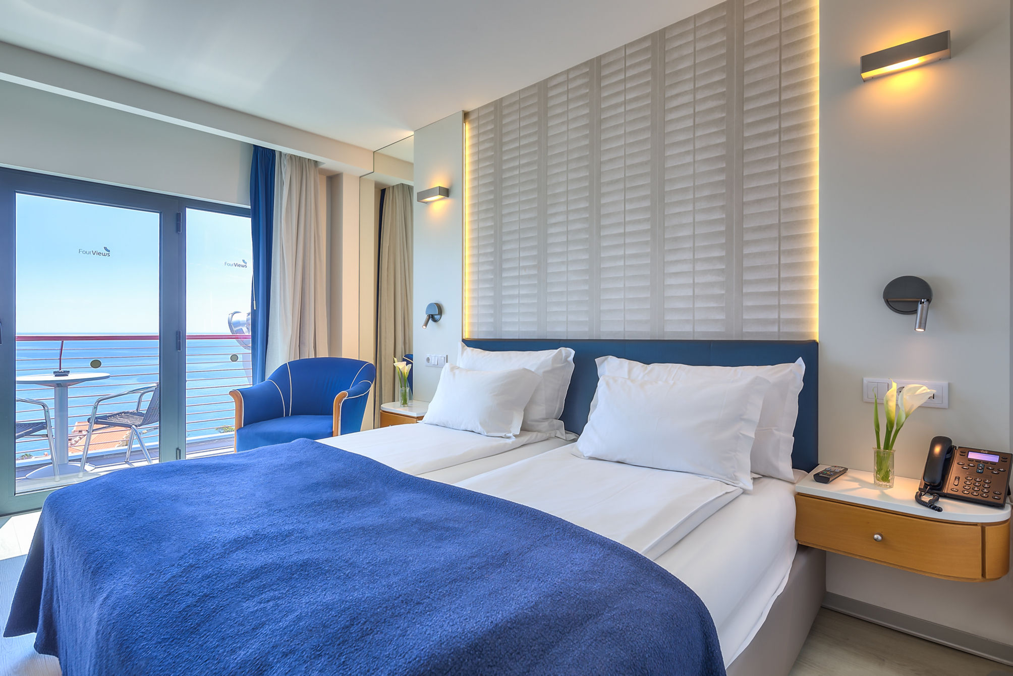 Superior twin room with sea view