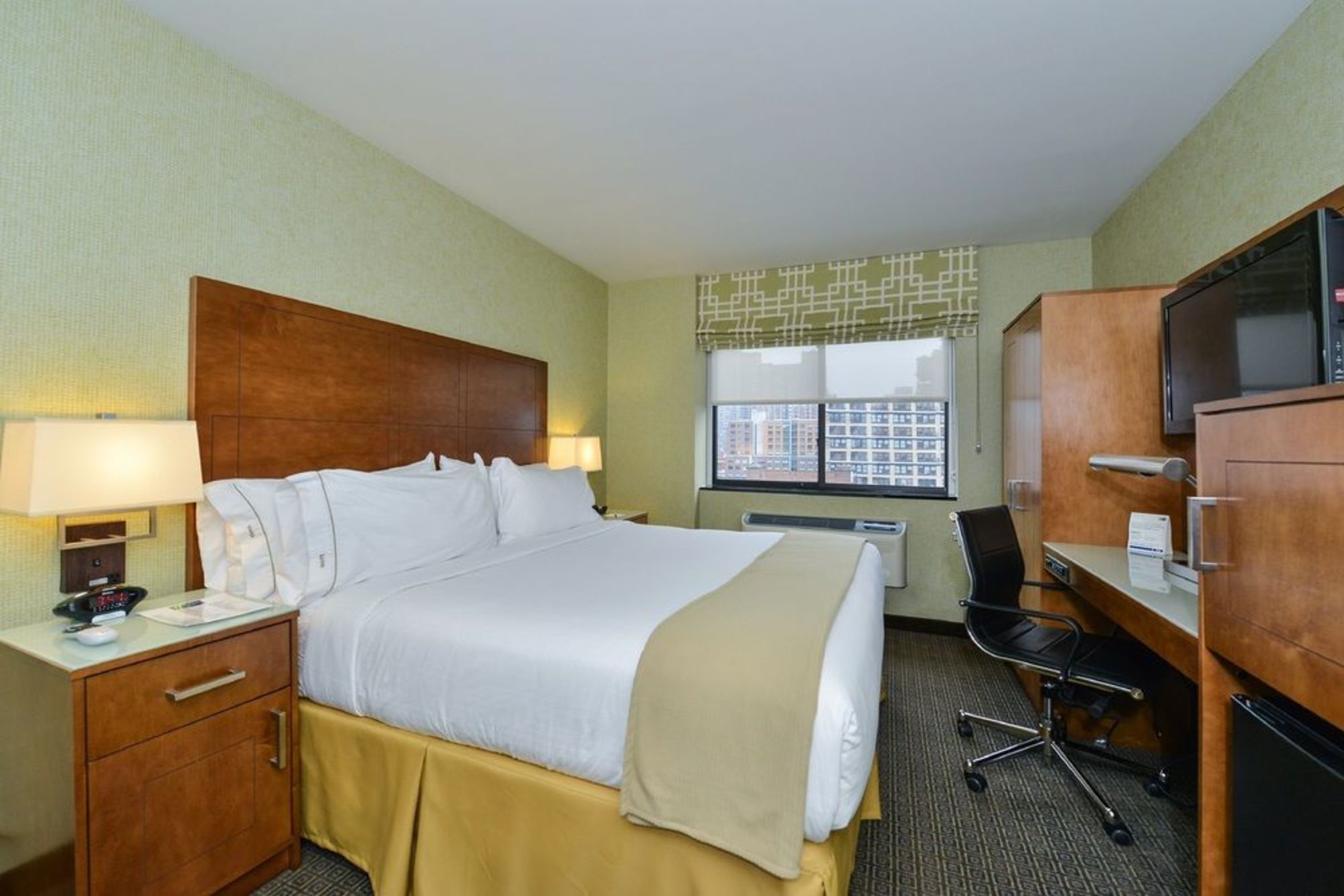 Holiday Inn Express MANHATTAN MIDTOWN WEST by IHG 2