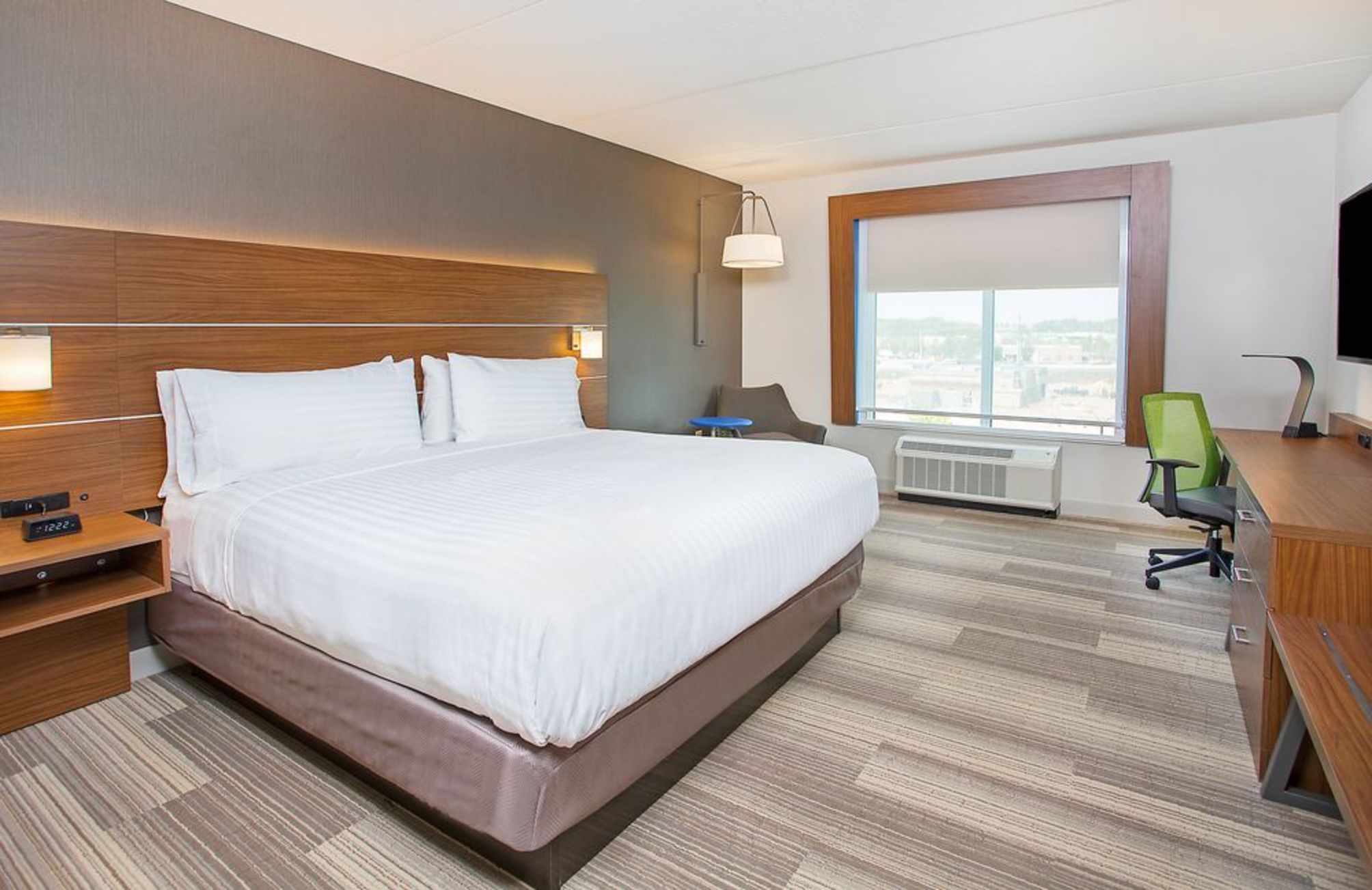 Holiday Inn Express & Suites COVINGTON by IHG 1