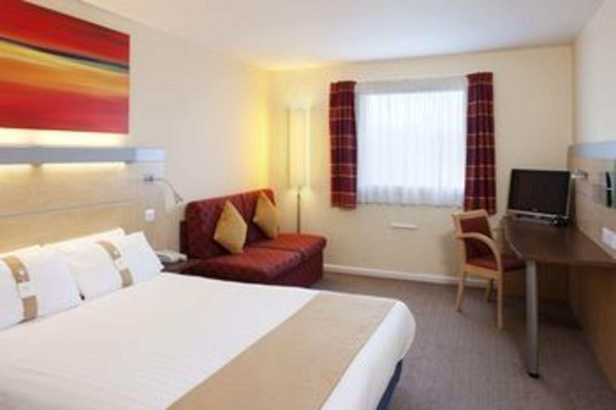 Holiday Inn Express CARDIFF AIRPORT by IHG 1