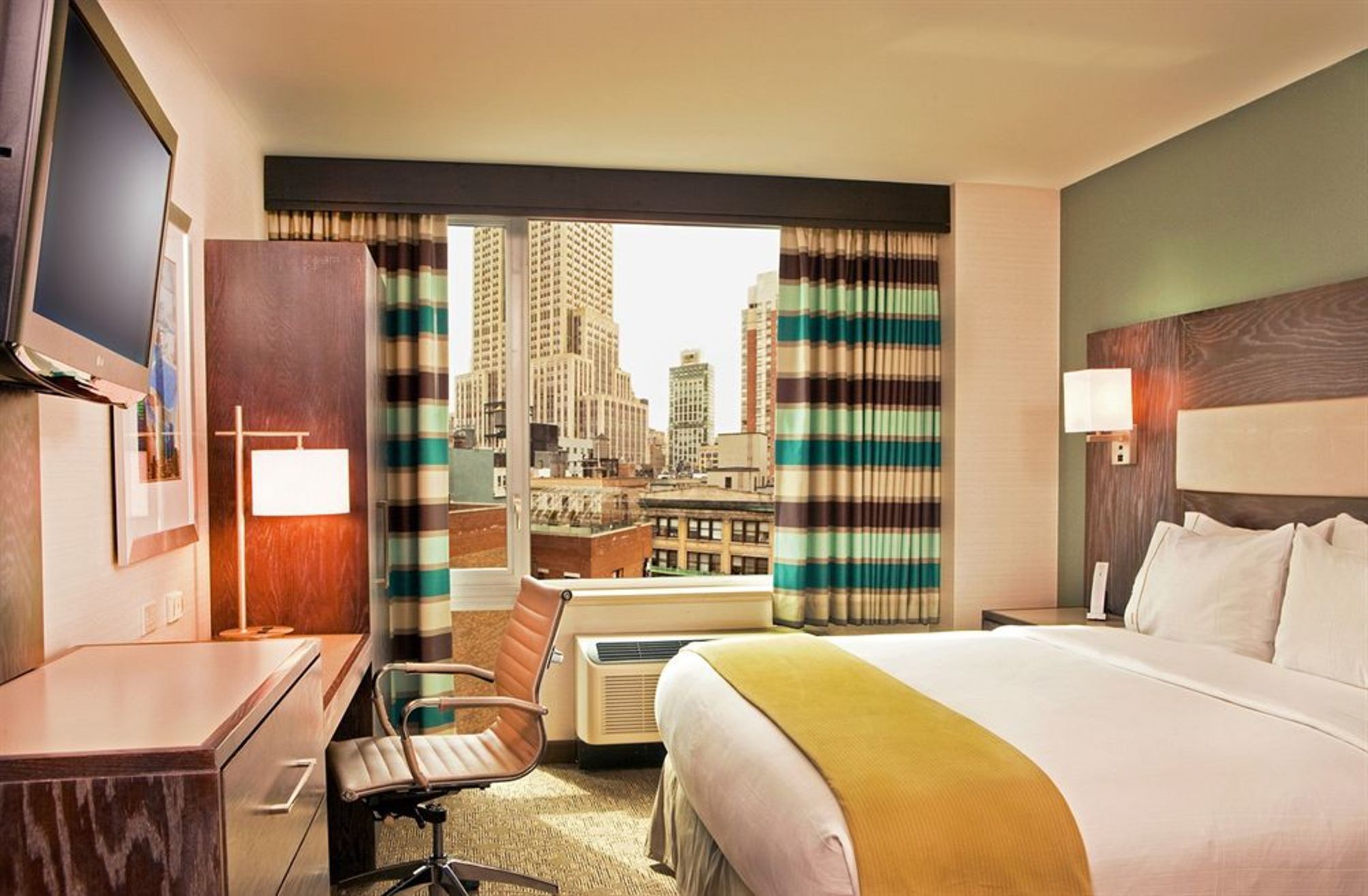 Holiday Inn Express MANHATTAN TIMES SQUARE SOUTH by IHG 1