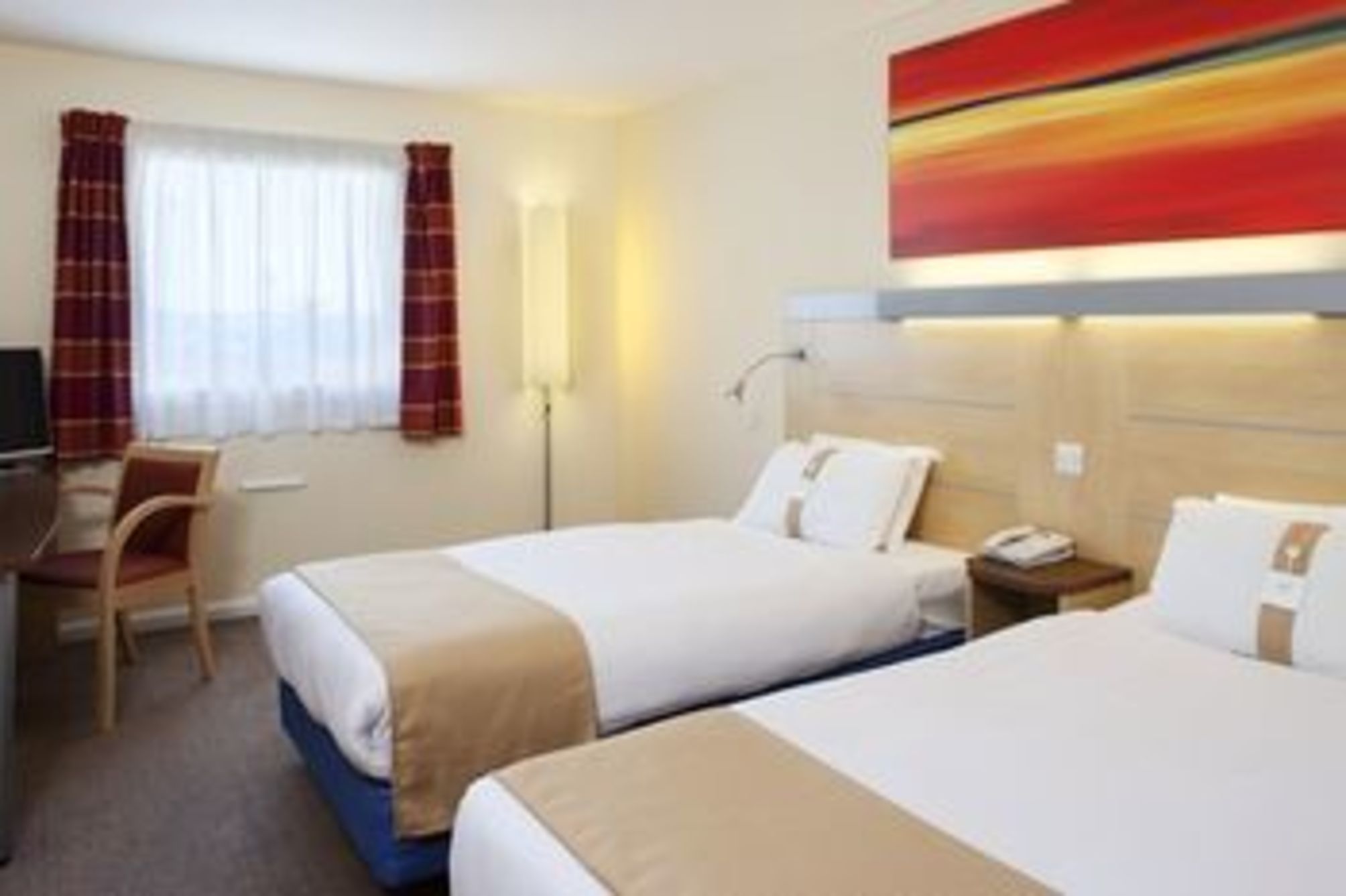 Holiday Inn Express CARDIFF AIRPORT by IHG 2