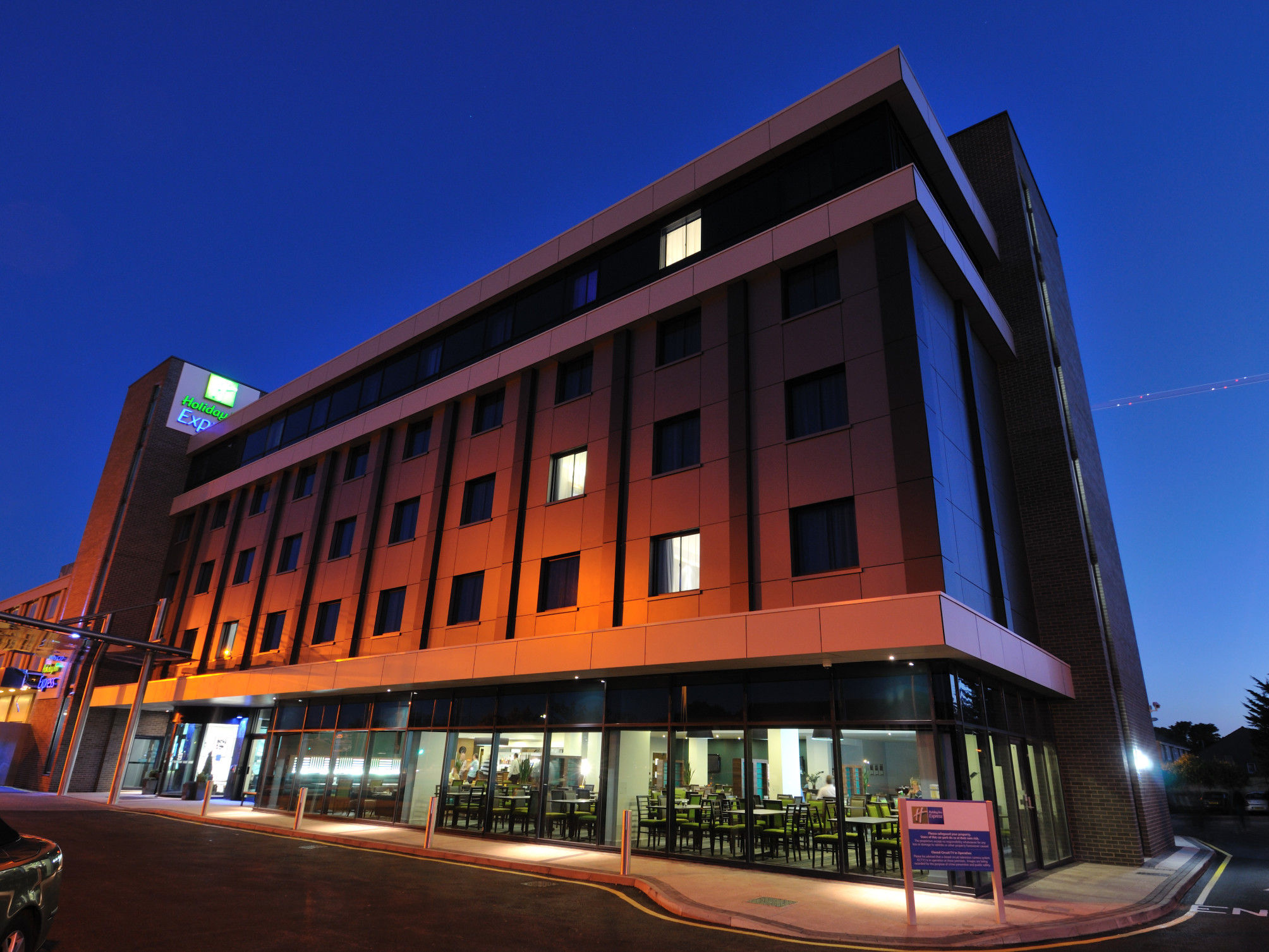 Holiday Inn Express LONDON - HEATHROW T5 by IHG 1