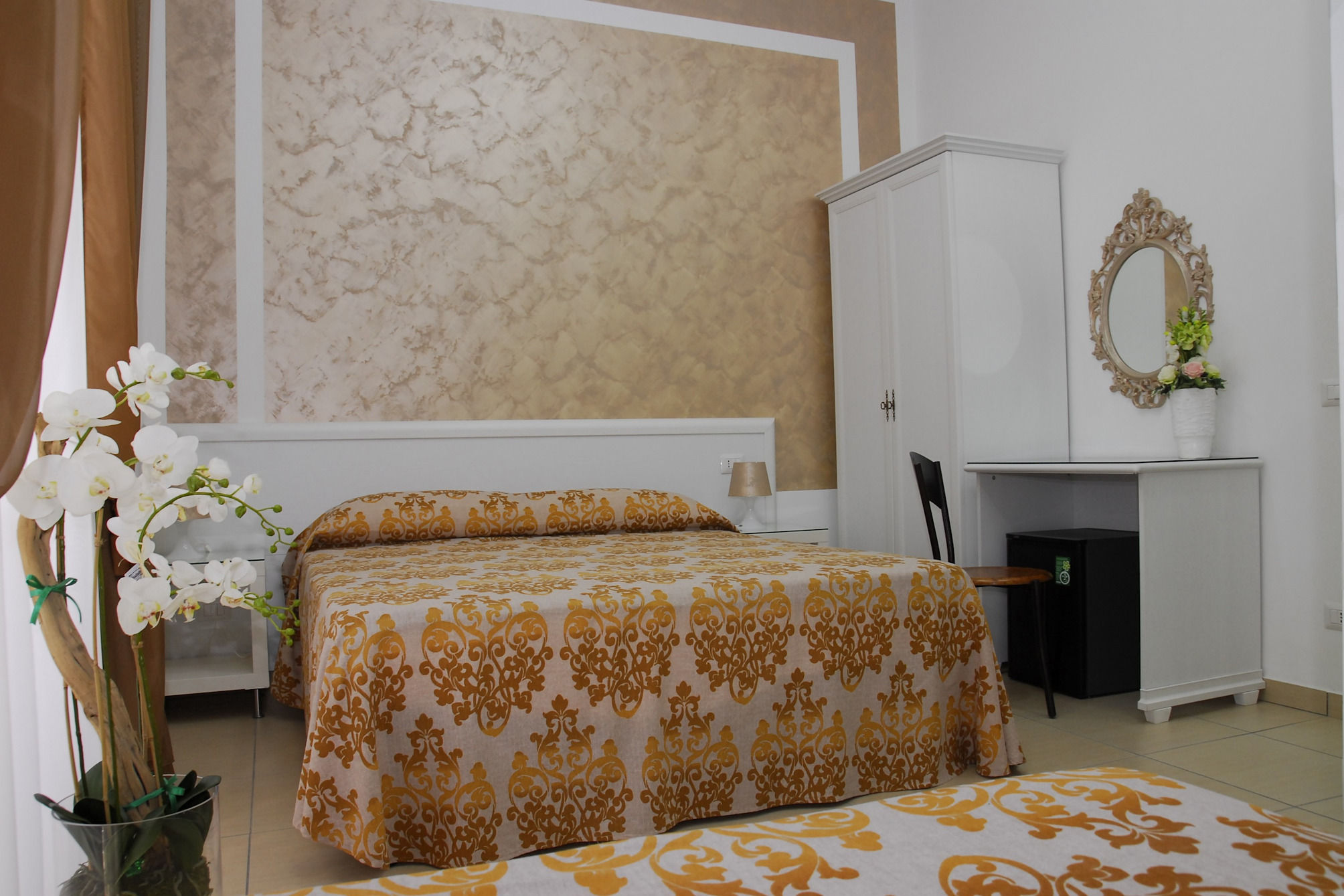 Triple Annex Room 