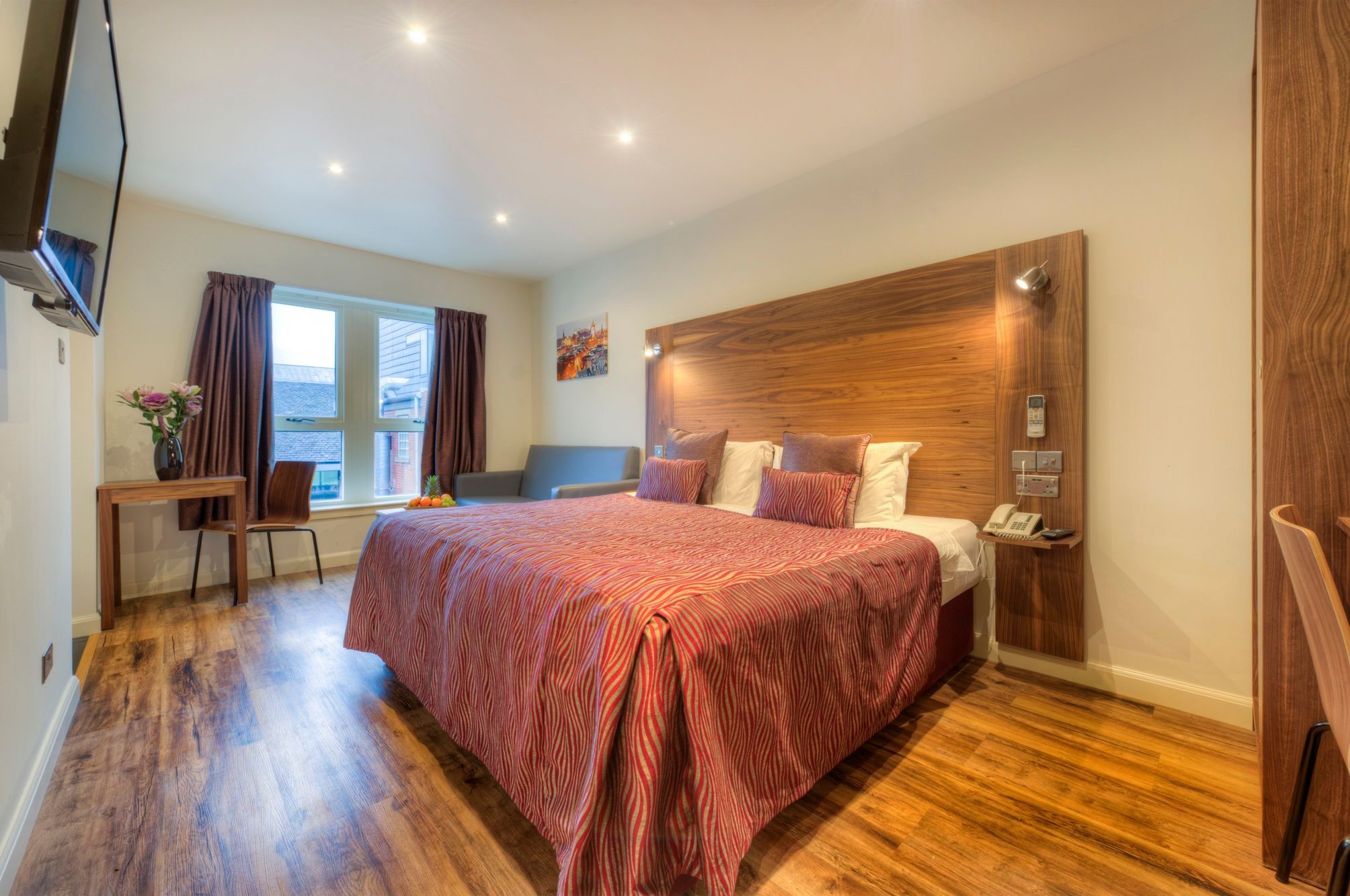 Holyrood Aparthotel 2