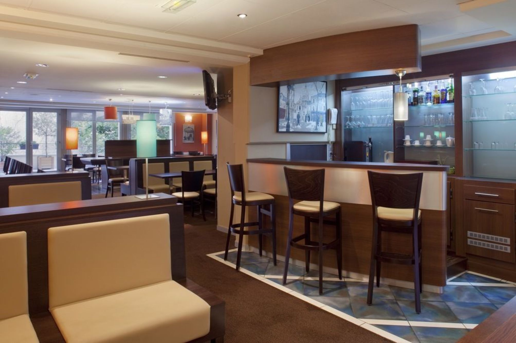 Holiday Inn PARIS - MONTMARTRE by IHG 2