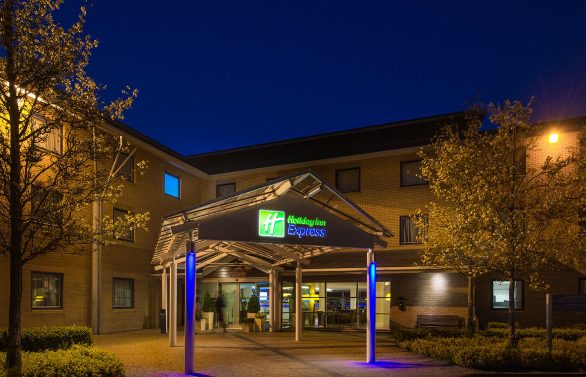 Holiday Inn Express MILTON KEYNES by IHG 2