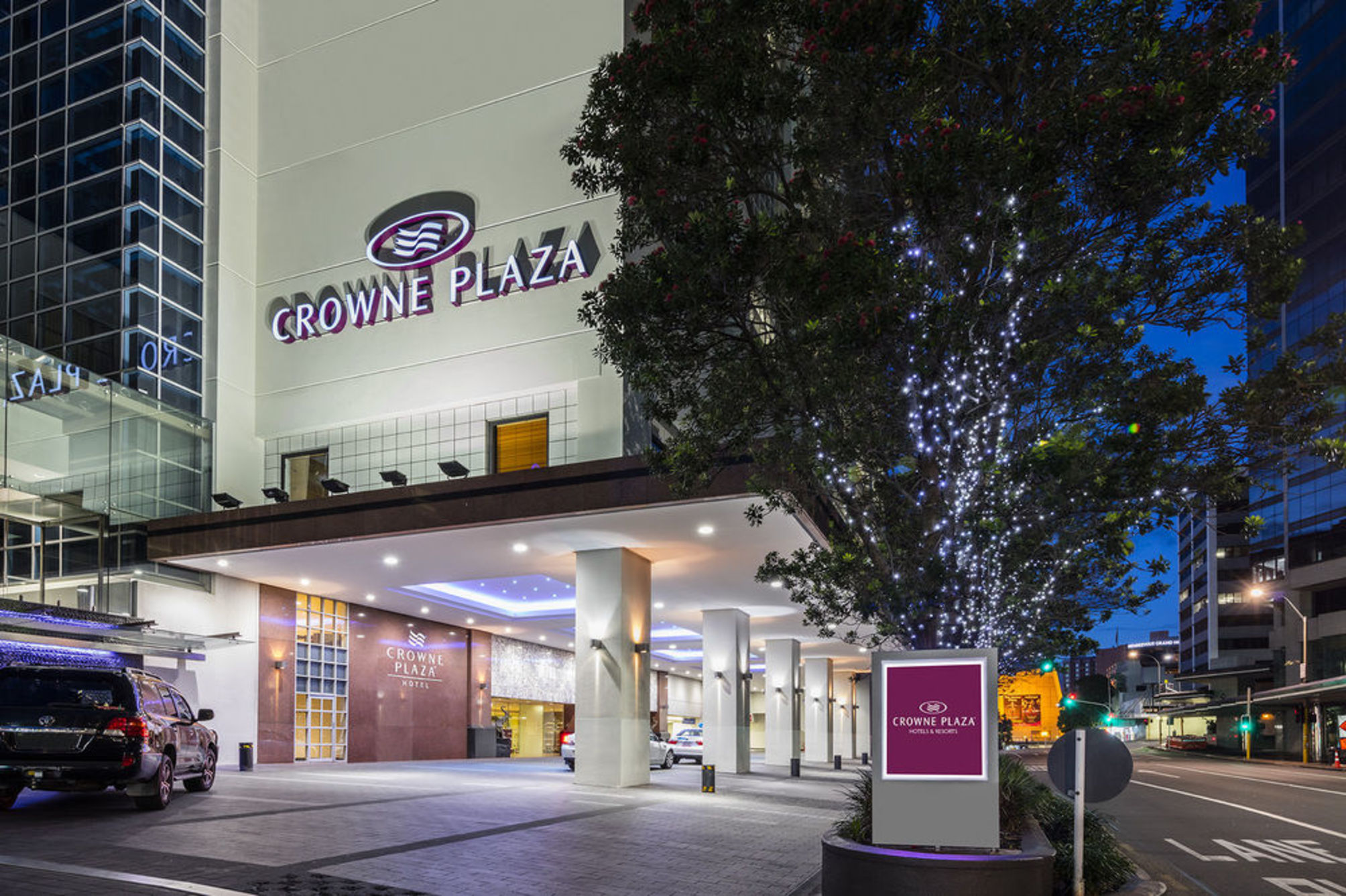 Crowne Plaza AUCKLAND by IHG 2