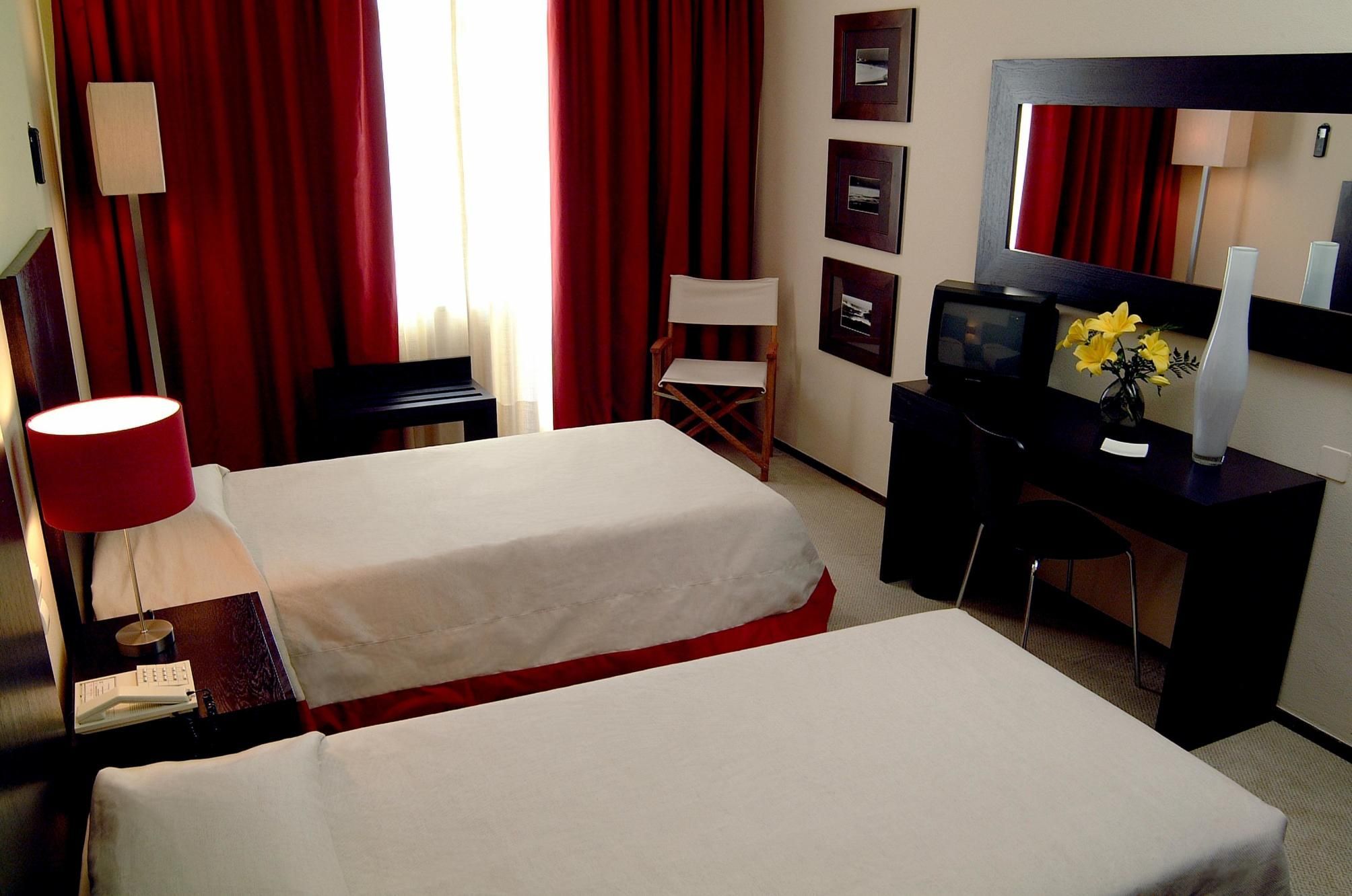 Carcavelos Beach Hotel 2