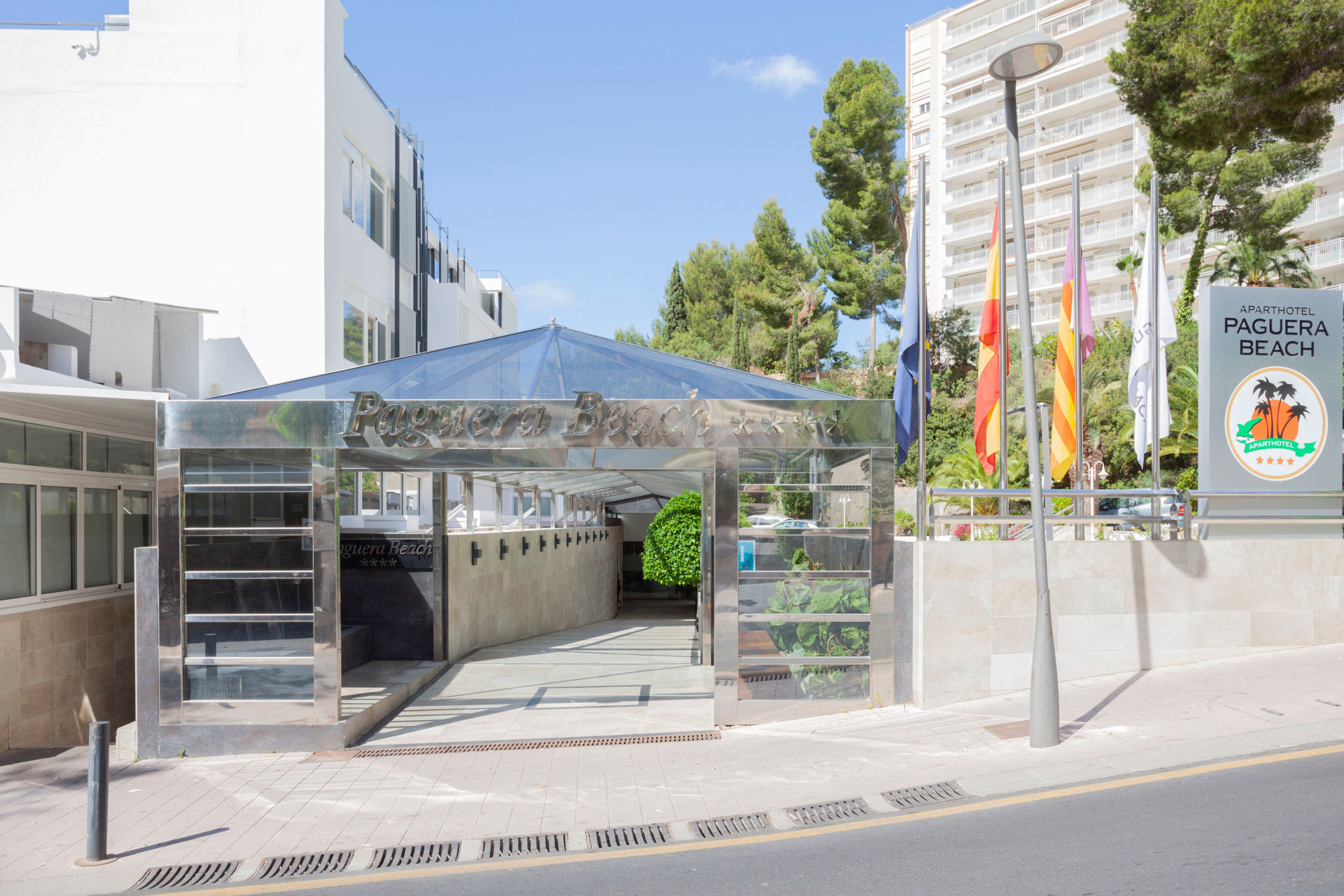 Aparthotel y Hotel Paguera Beach 1