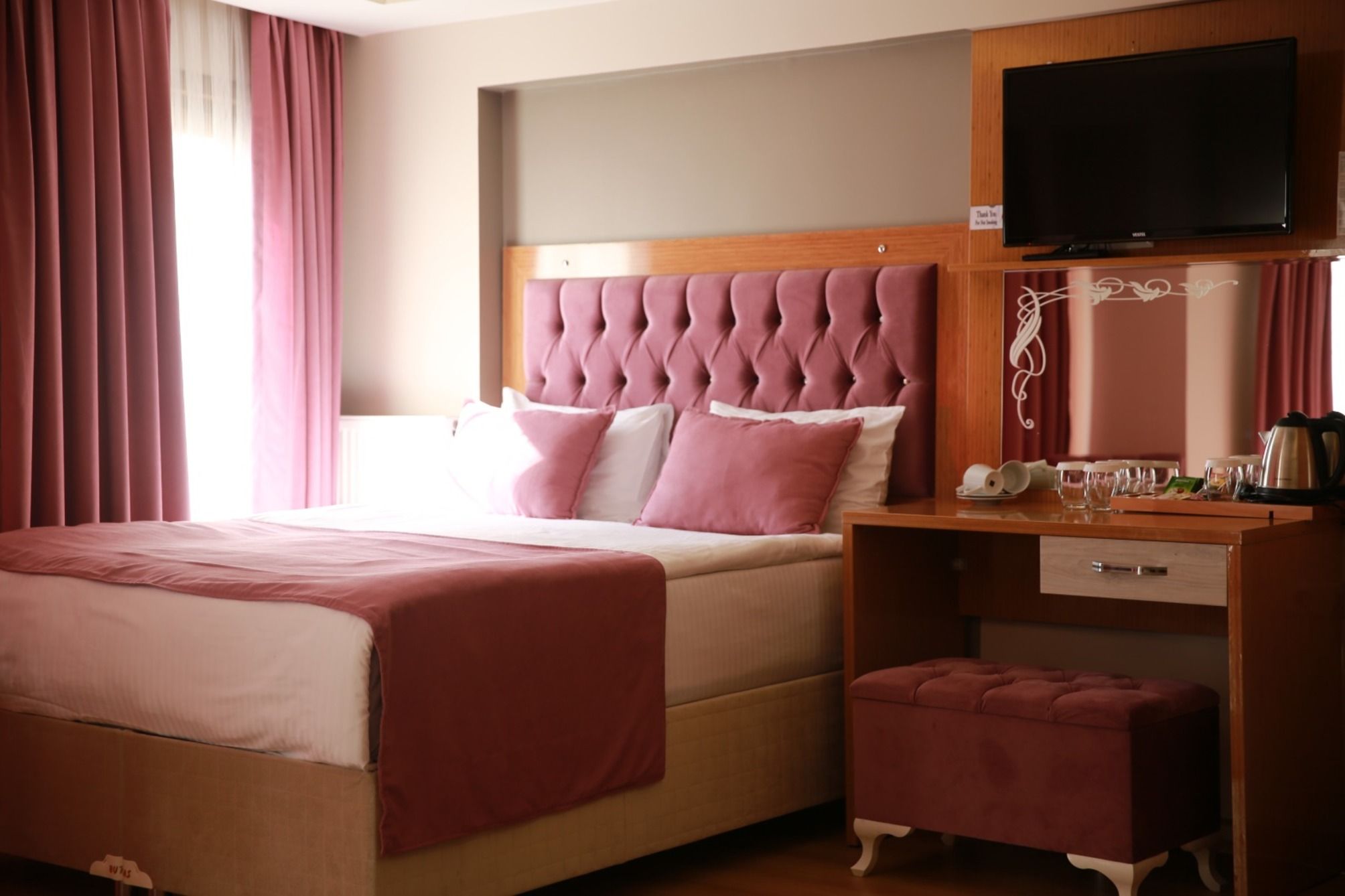 Weingart Black Pearl Hotel 1