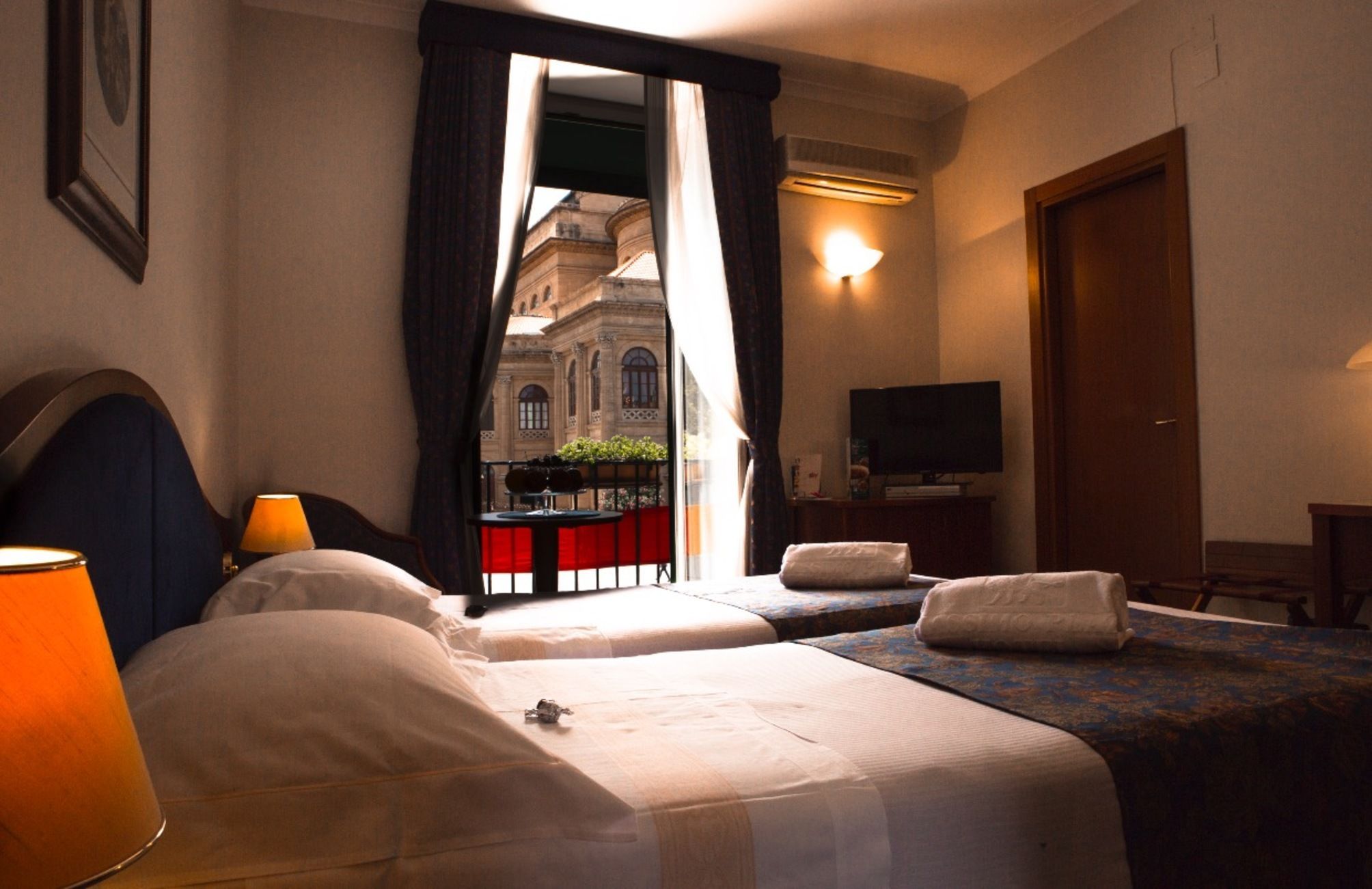 Massimo Plaza Hotel 1