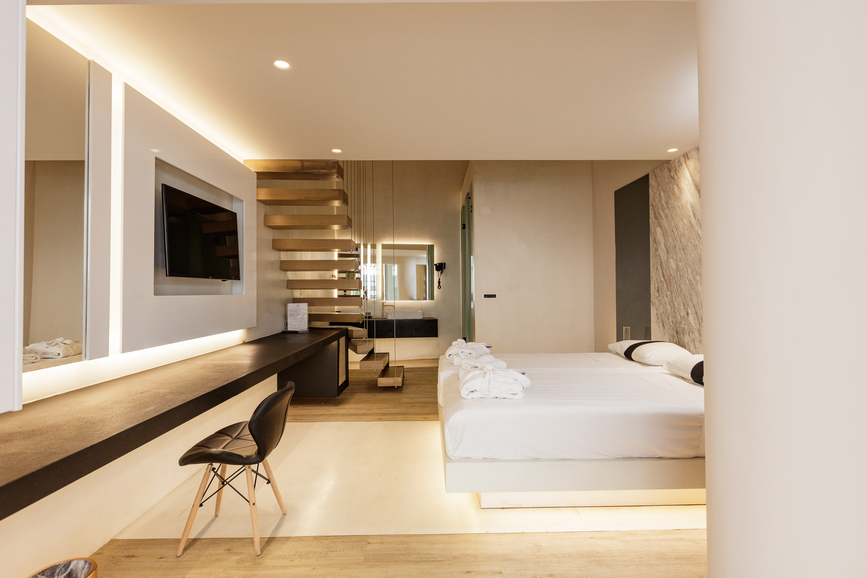 Suite junior split level